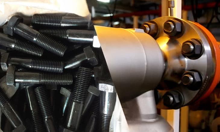 Bulong thép 12.9 lắp ráp động cơ và máy móc công nghiệp, giữ cố định chính xác và giảm rung động.