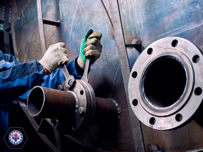 Hệ thống Ống nước Công nghiệp và Flange: Lắp ráp các mặt bích, van và khớp nối đường ống Inox trong các nhà máy hóa chất nhẹ, thực phẩm, hoặc xử lý nước, nơi cần chịu lực M10 và chống rỉ sét hoàn toàn.