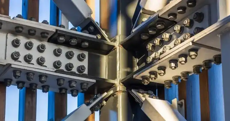 Cố định chân đế motor và máy móc