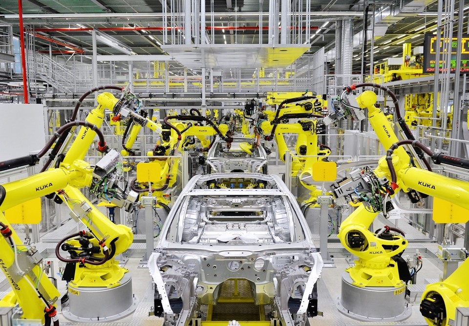 Lắp ráp khung máy: Liên kết các tấm kim loại dày, khung máy công cụ hoặc các bộ phận chịu lực bên trong.