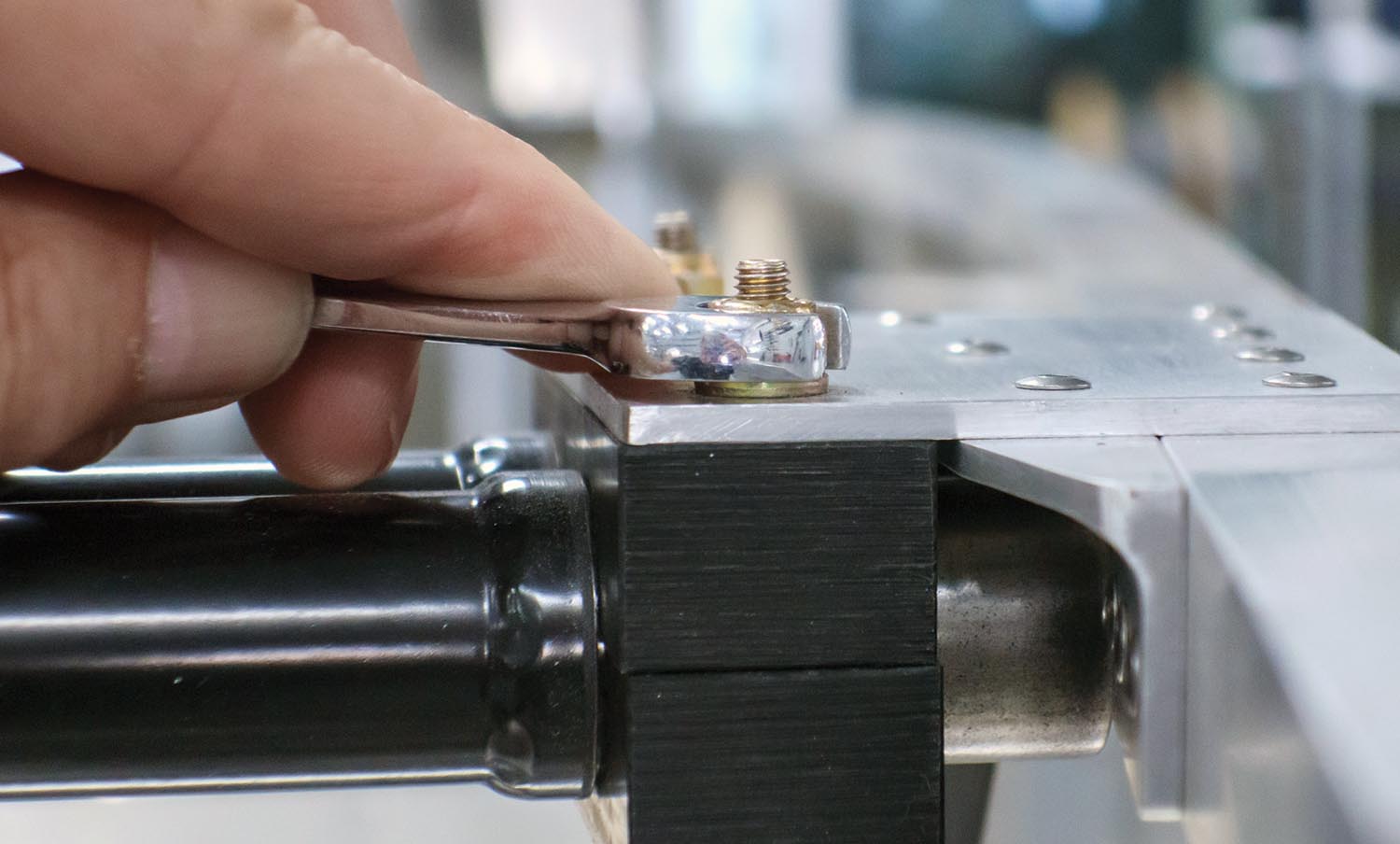 hướng dẫn lắp đặt và tháo gỡ đai ốc thép