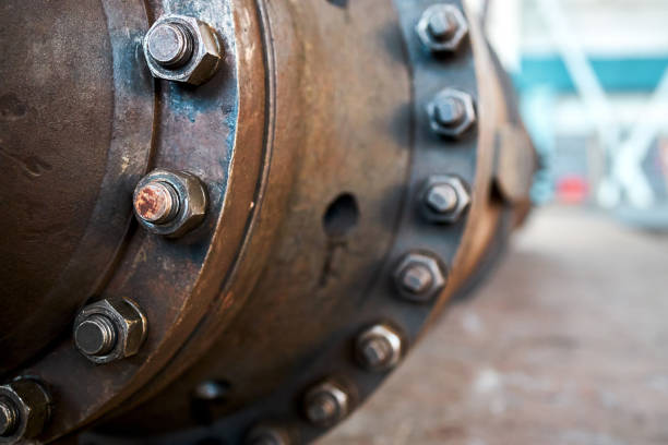 Thiết bị Hồ bơi & Spa: Cố định các bộ phận khung, lưới lọc, hoặc thang trong môi trường nước có xử lý hóa chất (Clo nhẹ).