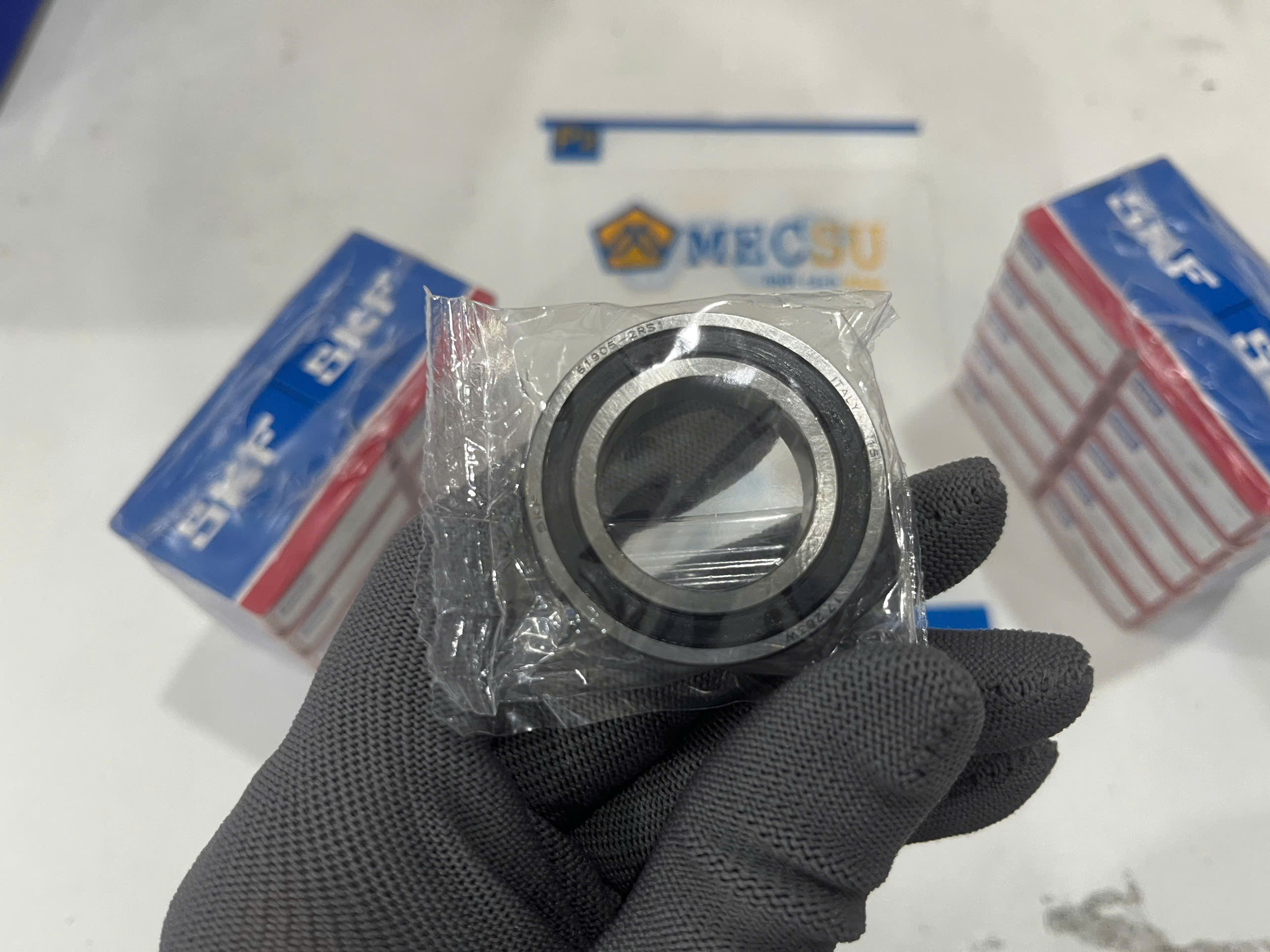 vòng bi cầu rãnh sâu SKF 2 nắp chắn thép, hình ảnh thực tế sắc nét tại mecsu