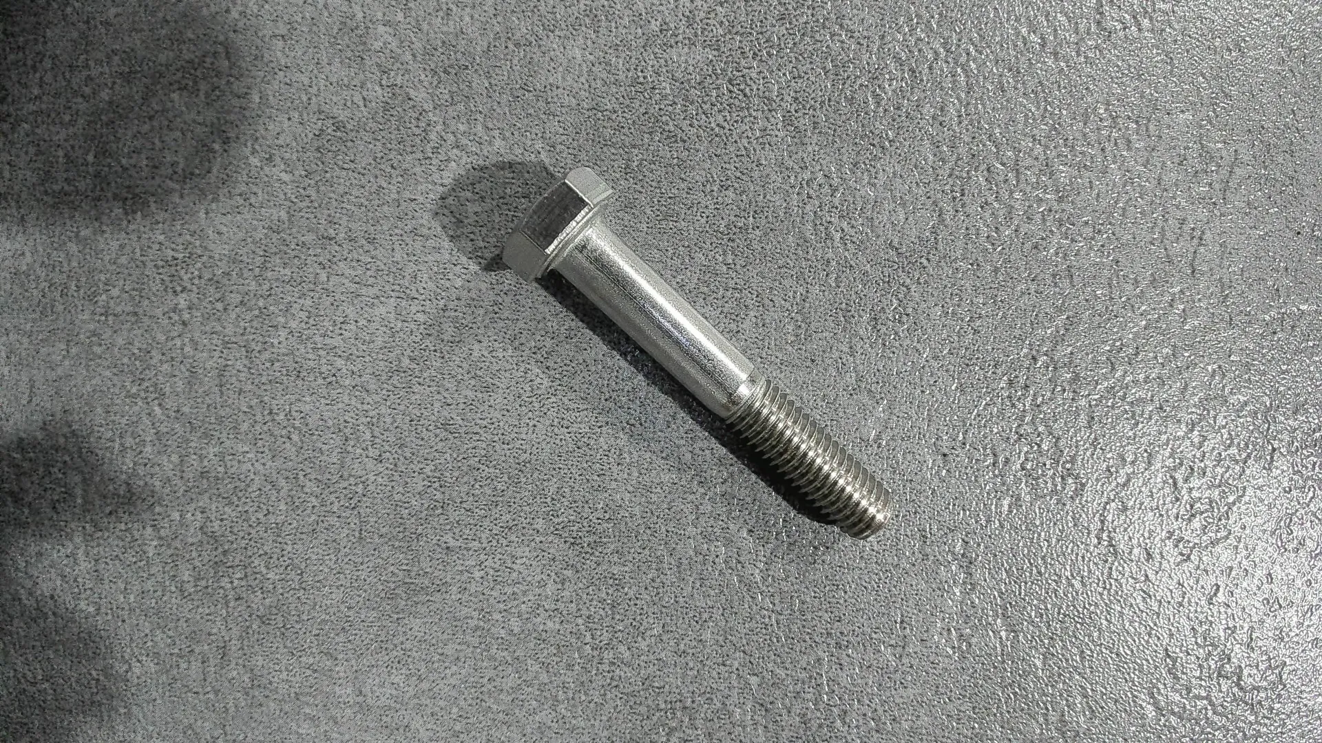 Alternative view of Bu Lông Inox 304 M8x80 DIN931 Ren Lửng | Chịu Lực Cắt, Chống Gỉ