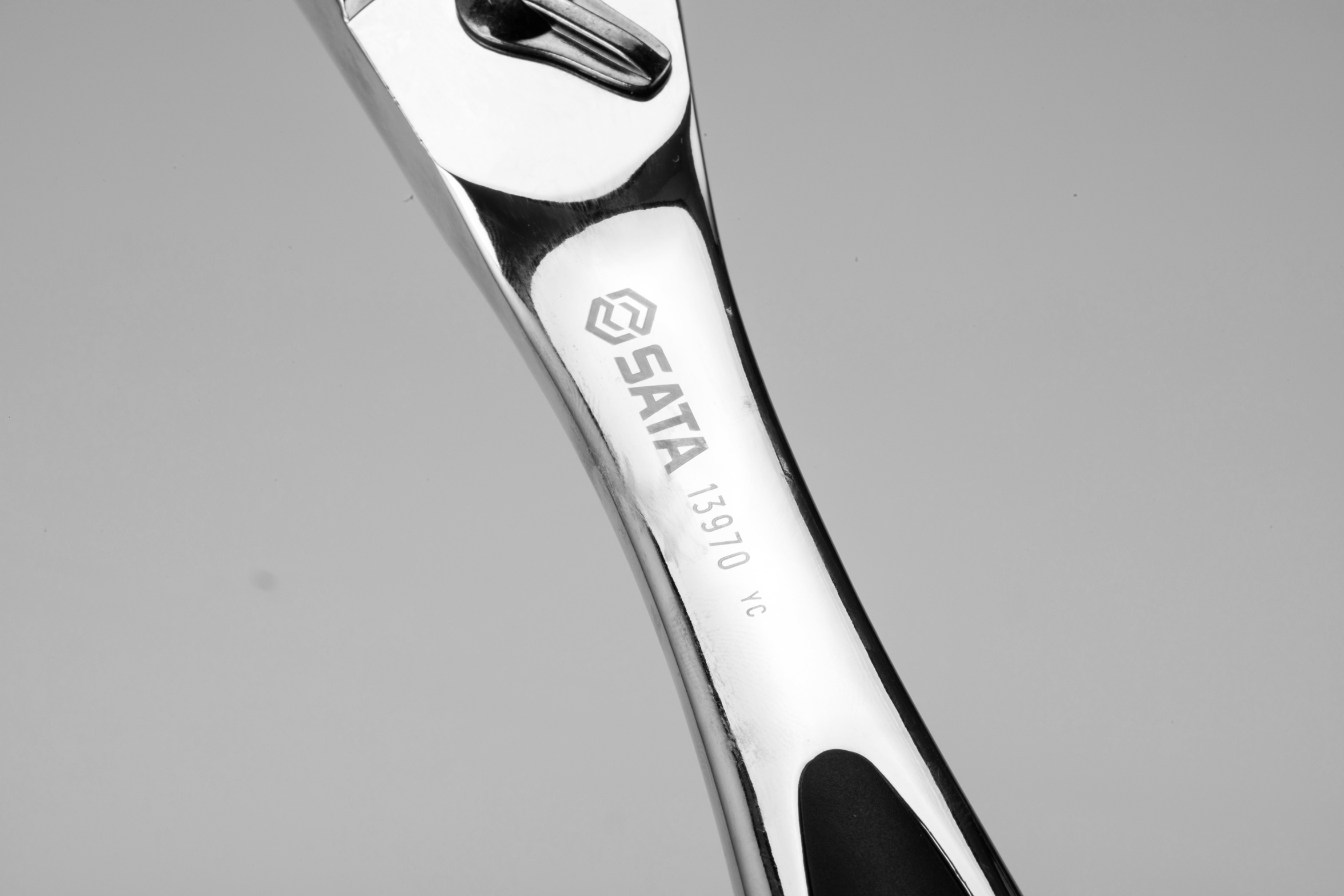 Alternative view of Cần Siết Lực Tự Động 1/2In SATA 13970