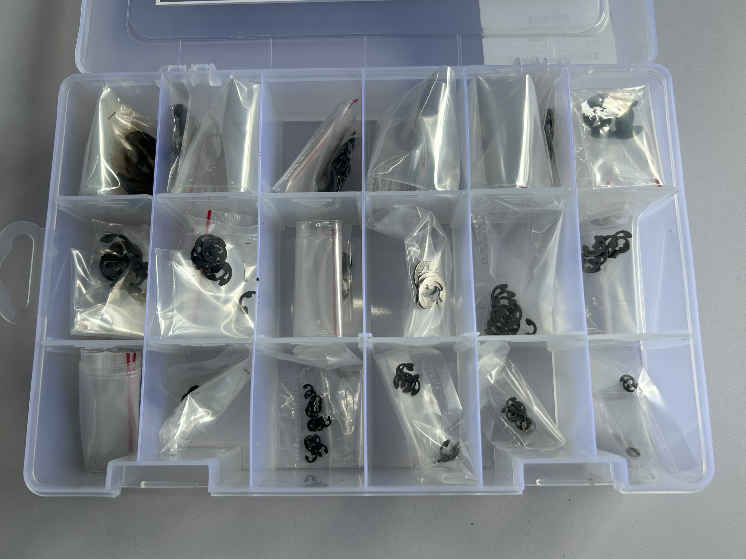 Alternative view of Hộp Vòng Phe Gài Trục Chữ E Thép Và Inox 420 DIN6799 150 Chi Tiết 18 Size Từ D2.3-D15