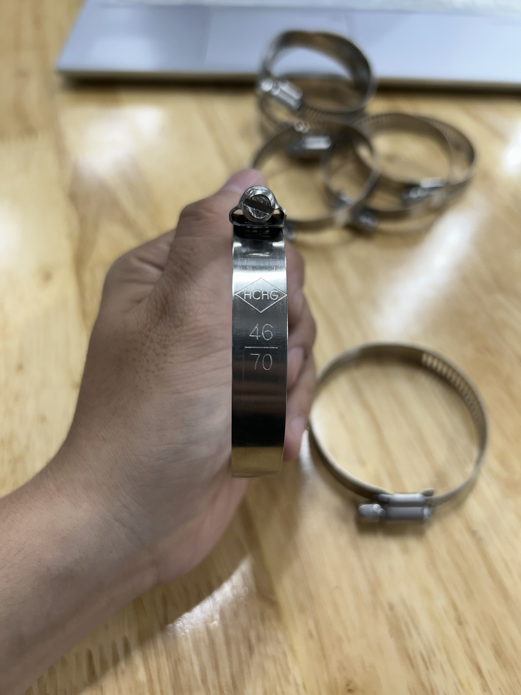 Alternative view of Cổ Dê Vặn Vít Inox 201 Cho Ống Từ 46-70mm