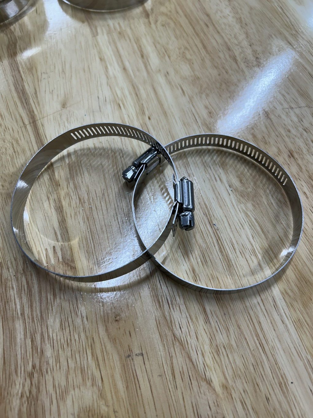 Cổ Dê Vặn Vít Inox 201 Cho Ống Từ 65-89mm