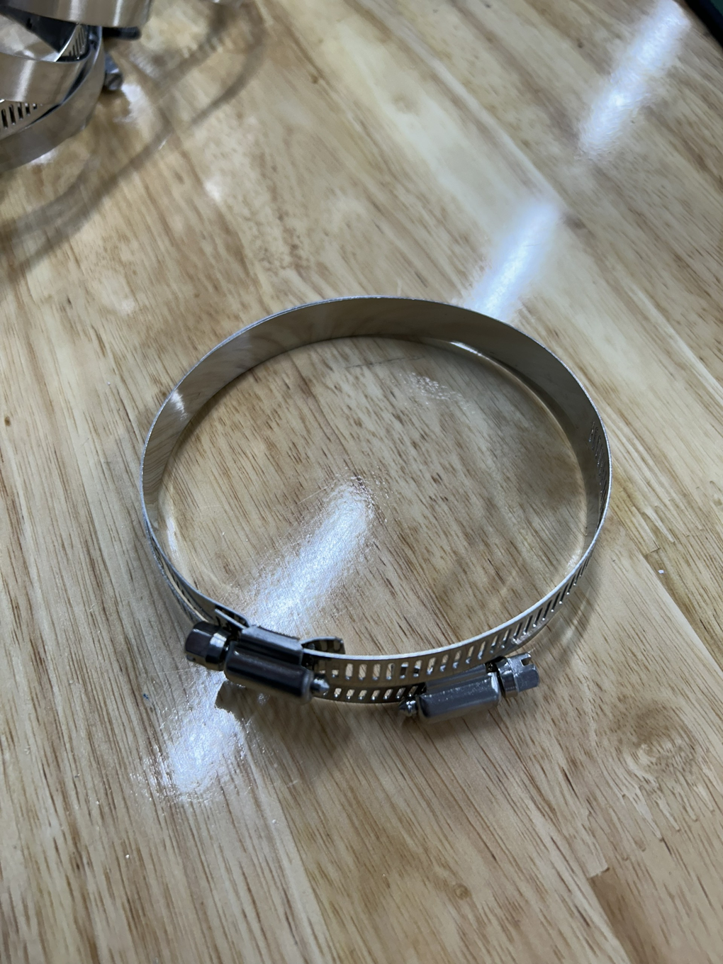 Cổ Dê Vặn Vít Inox 201 Cho Ống Từ 78-101mm