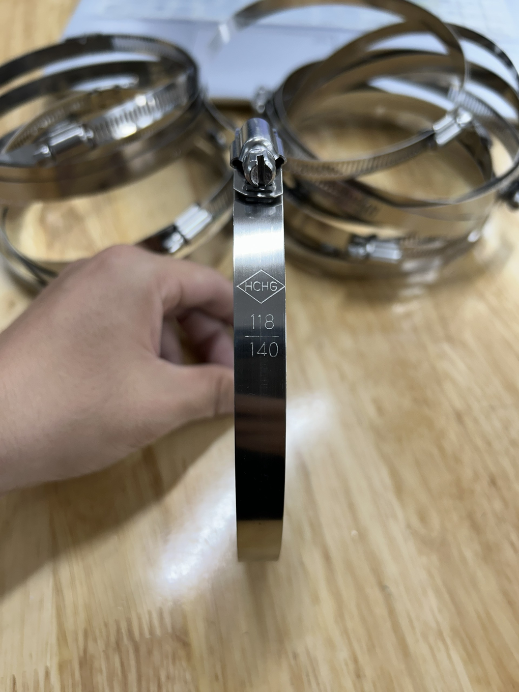 Alternative view of Cổ Dê Vặn Vít Inox 201 Cho Ống Từ 118-140mm