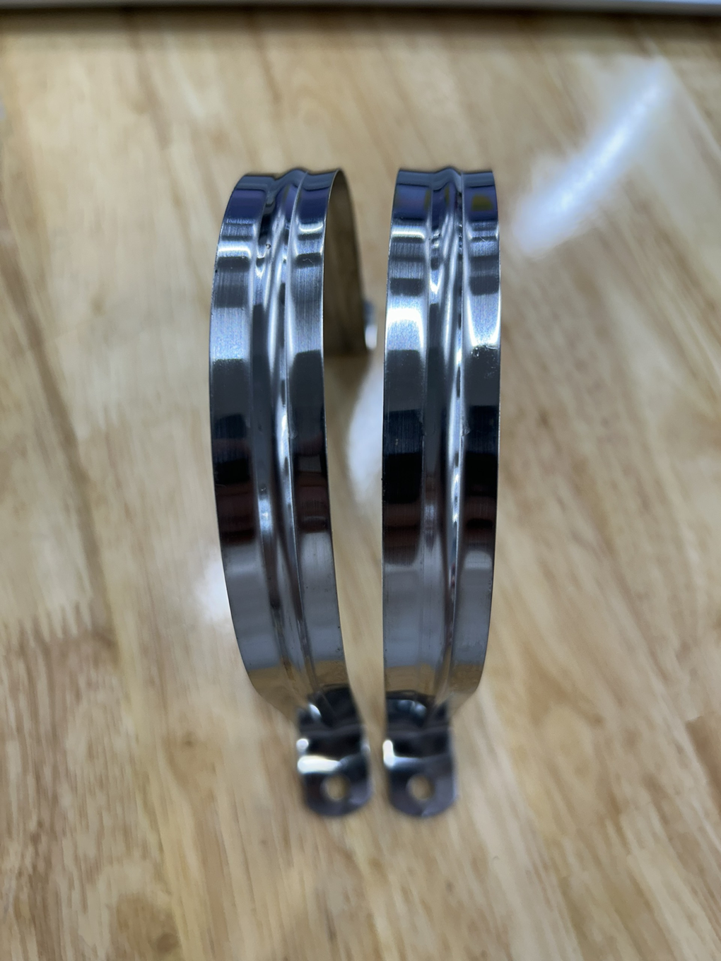 Alternative view of Cùm Omega Inox 304 (DN100) Ø114mm