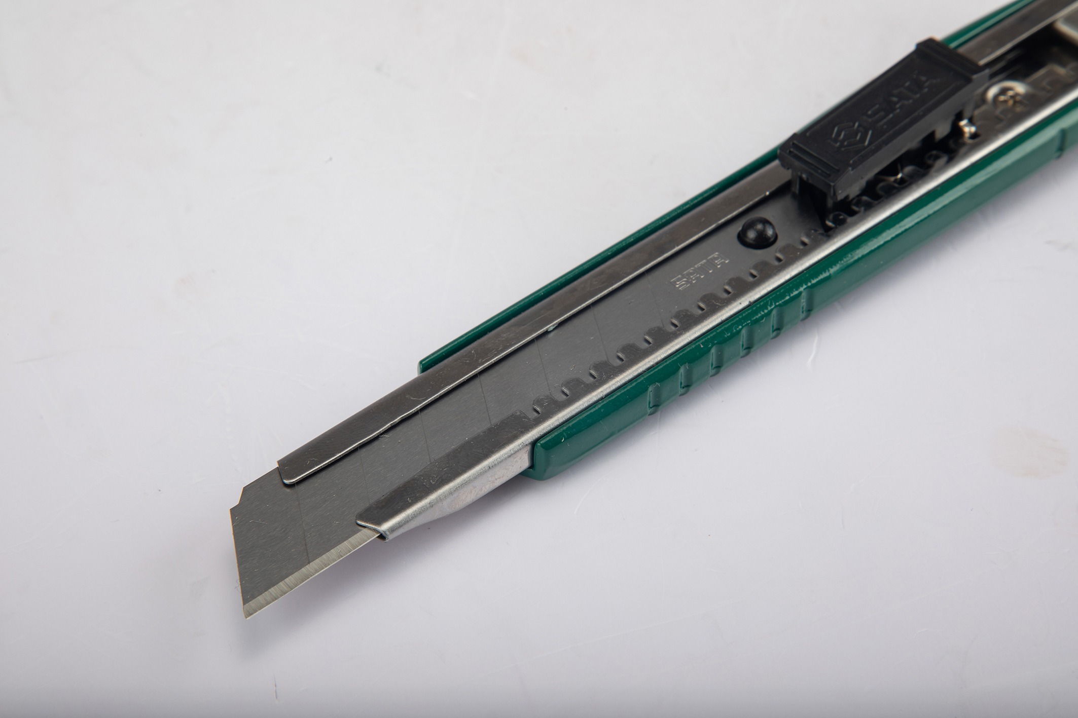 Alternative view of Dao Rọc Giấy Hợp Kim Kẽm 8 mũi 18x100mm Sata 93425A