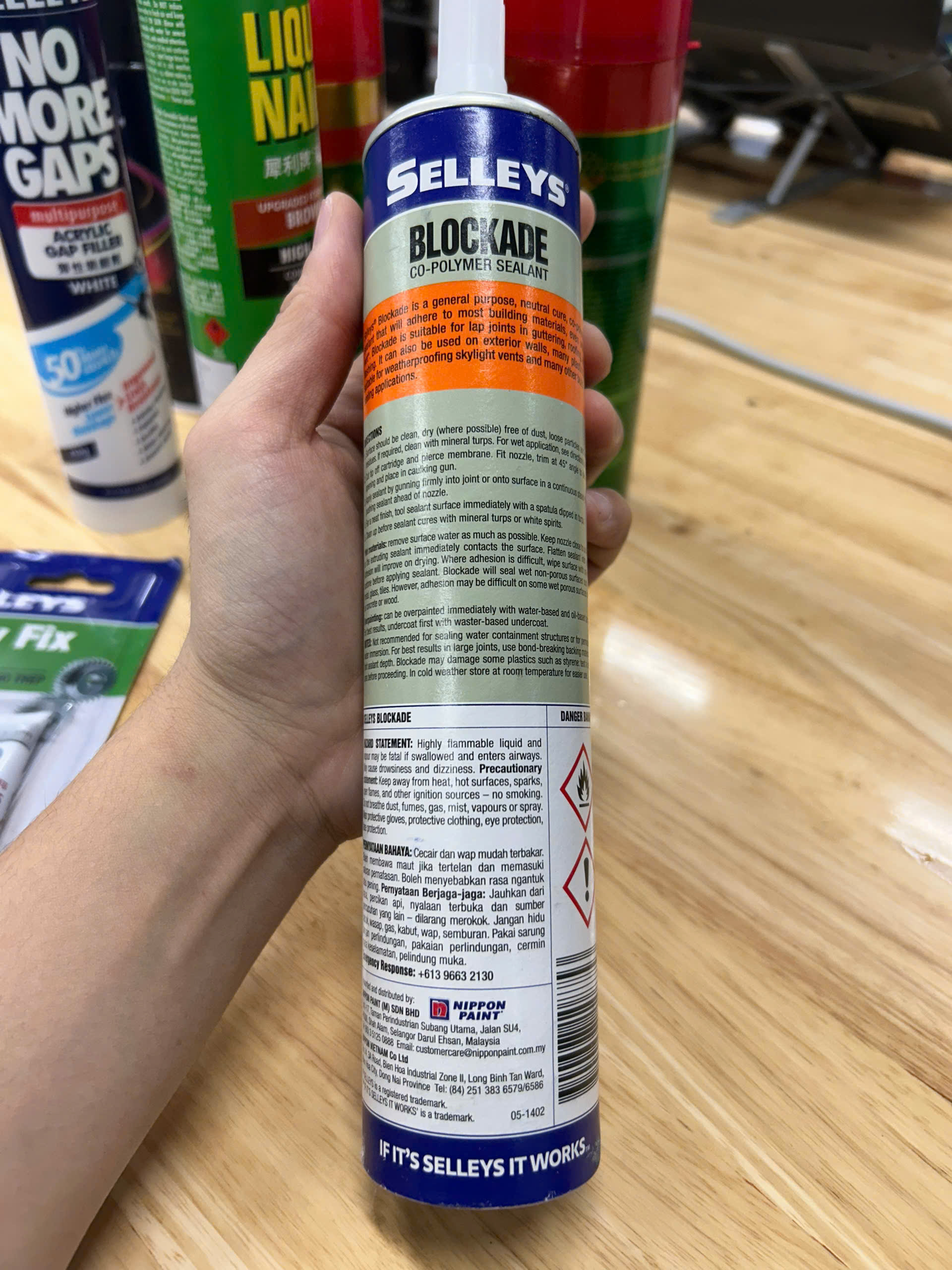 Alternative view of Keo Chống Dột Mái Tôn Selleys Blockade 360g (Thùng 12 Chai)