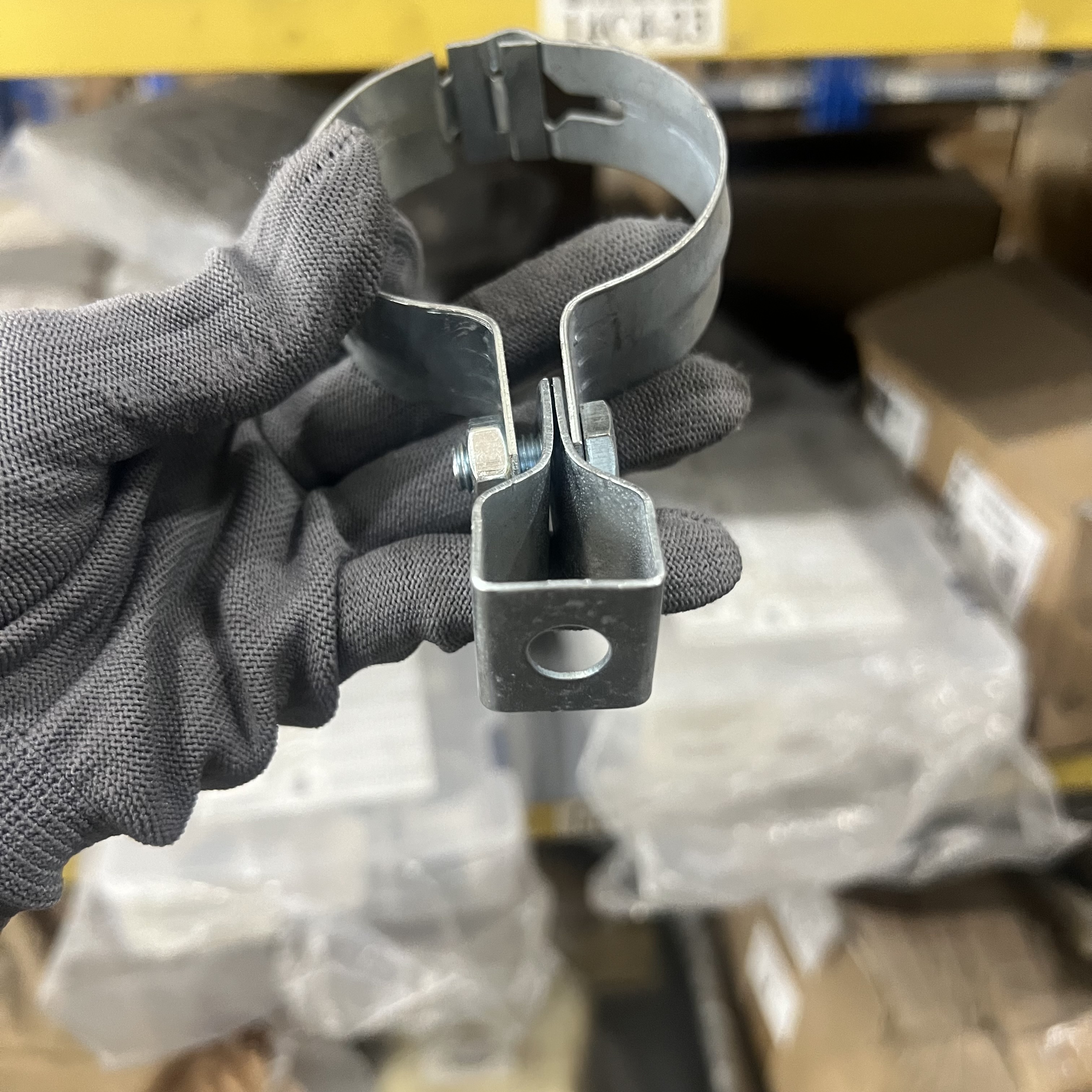 Đai Treo Ống Hai Mảnh Thép Mạ Kẽm (DN50) Ø60mm - Ảnh 4