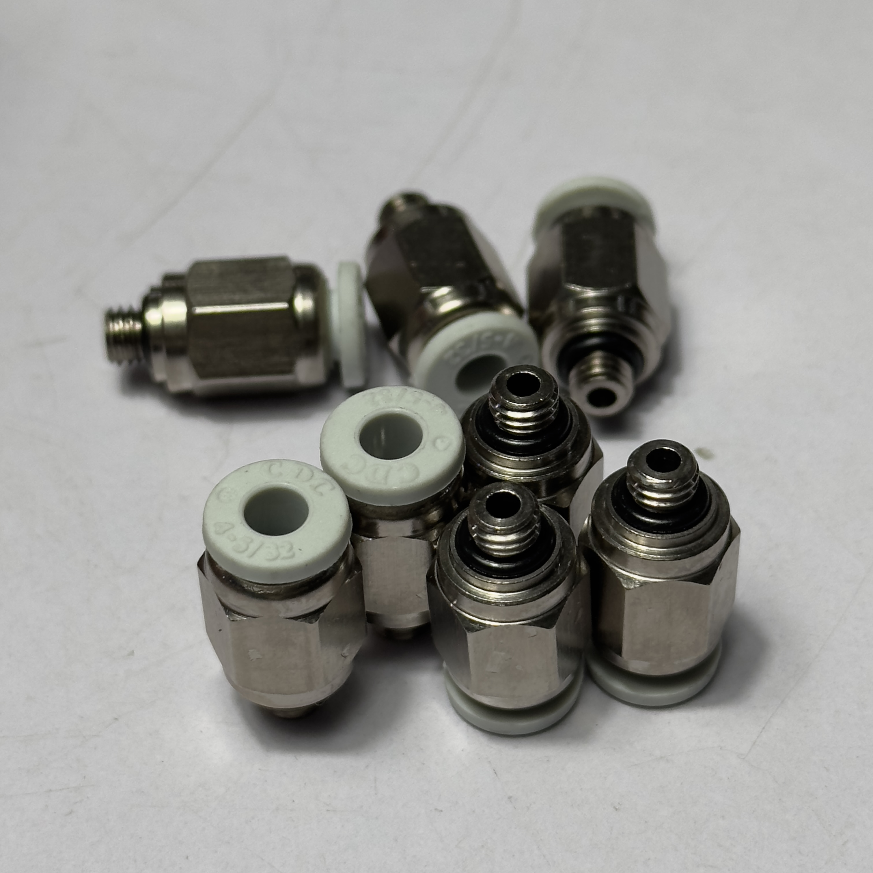 Alternative view of Đầu Nối Nhanh Phi 4 Ren M5 CDC MPC 04M5N-W Giá Rẻ