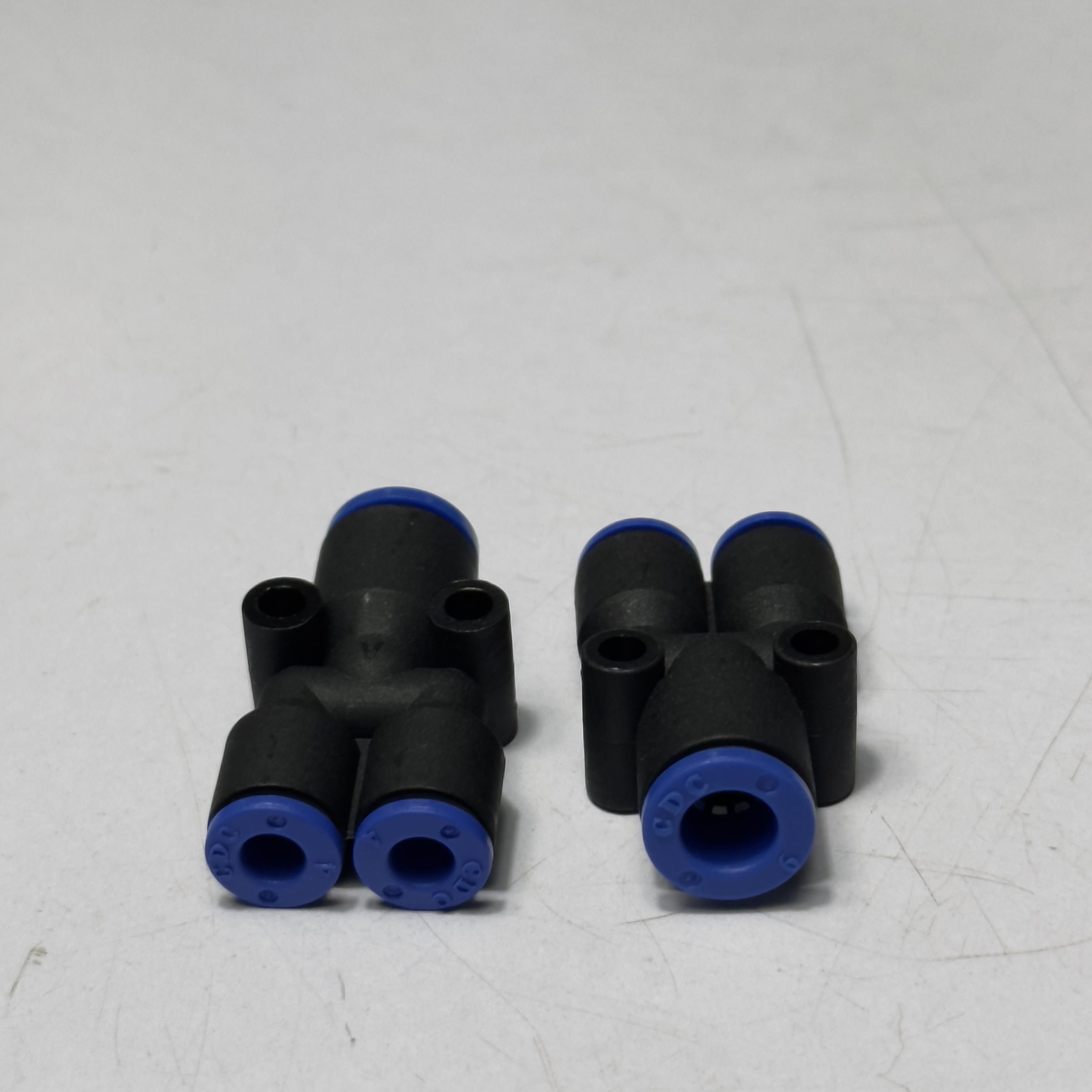 Alternative view of Đầu Nối Nhanh Chữ Y Phi 6x4 Đen CDC MPW 0604 Rẻ Nhất