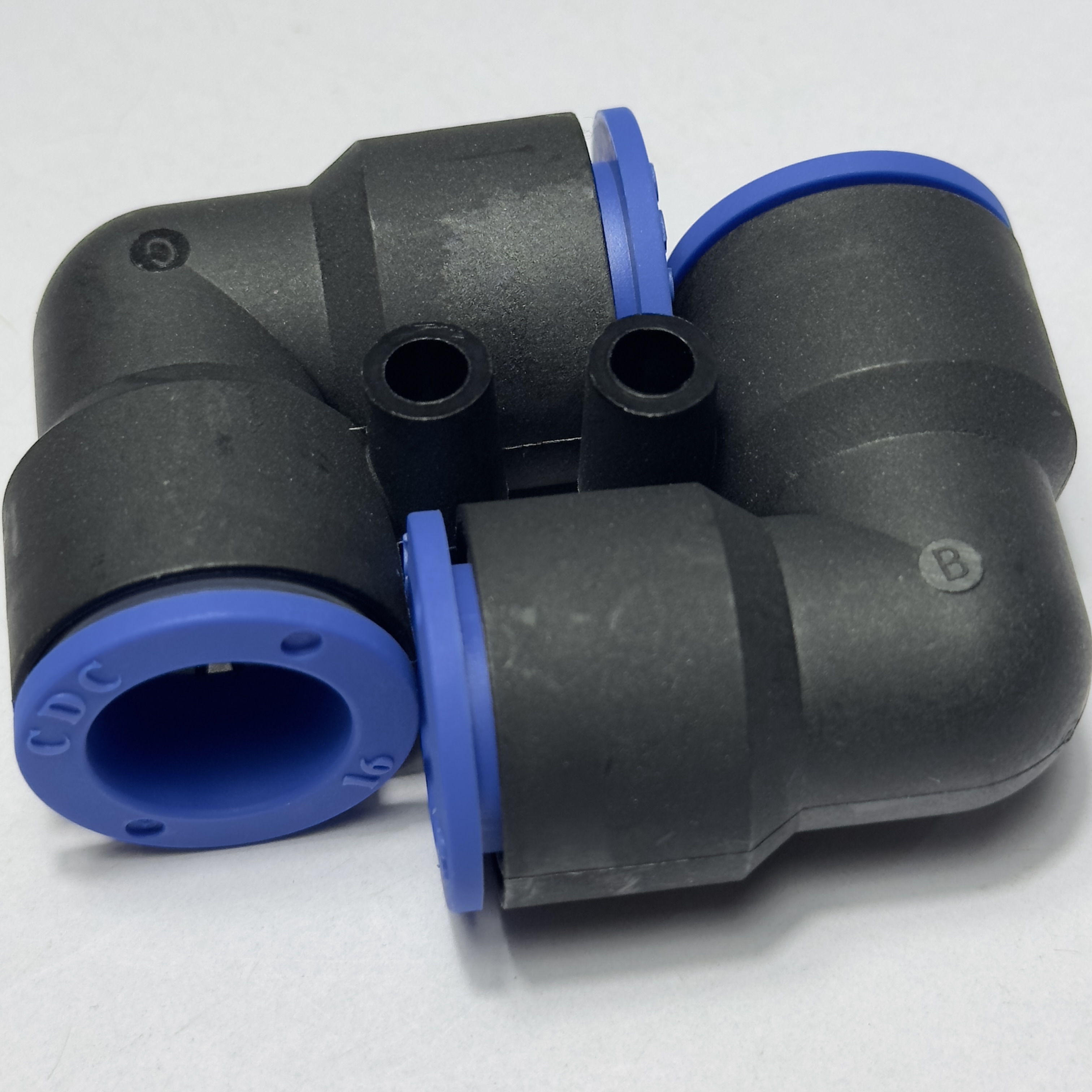 Alternative view of Đầu Nối Nhanh Cong Phi 16 Đen CDC MPUL 16 Giá Tốt