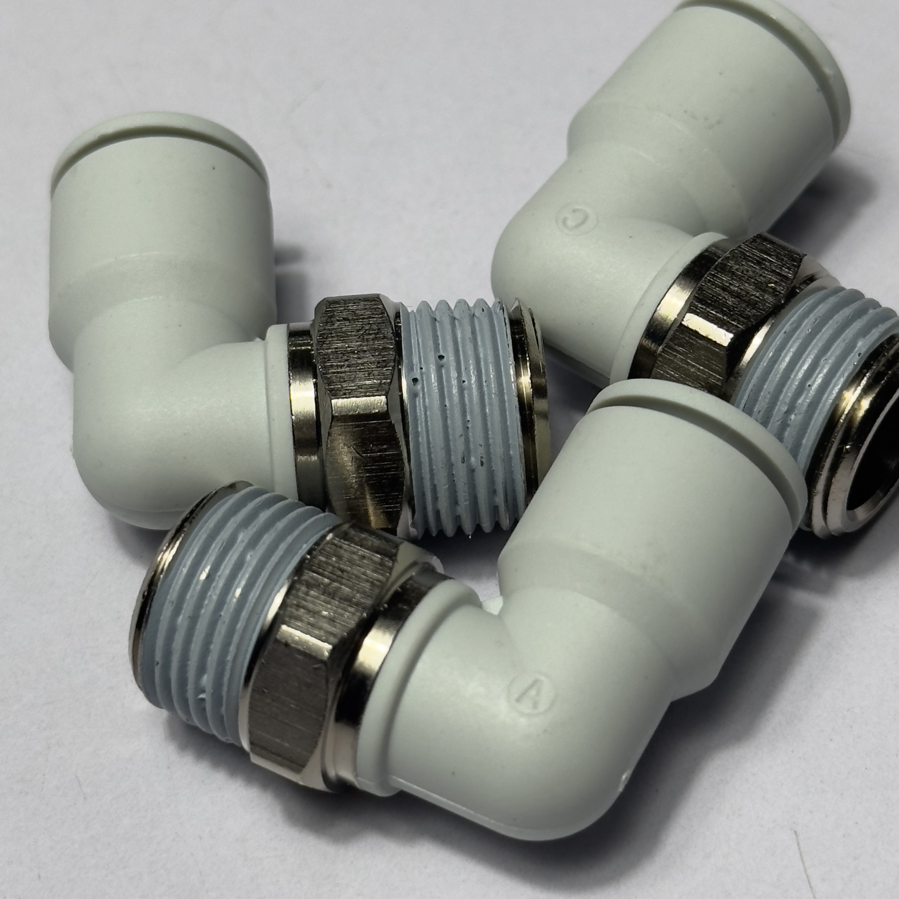 Alternative view of Đầu Nối Nhanh Cong Phi 10 Ren 3/8 CDC MPL 1003N-W Bền