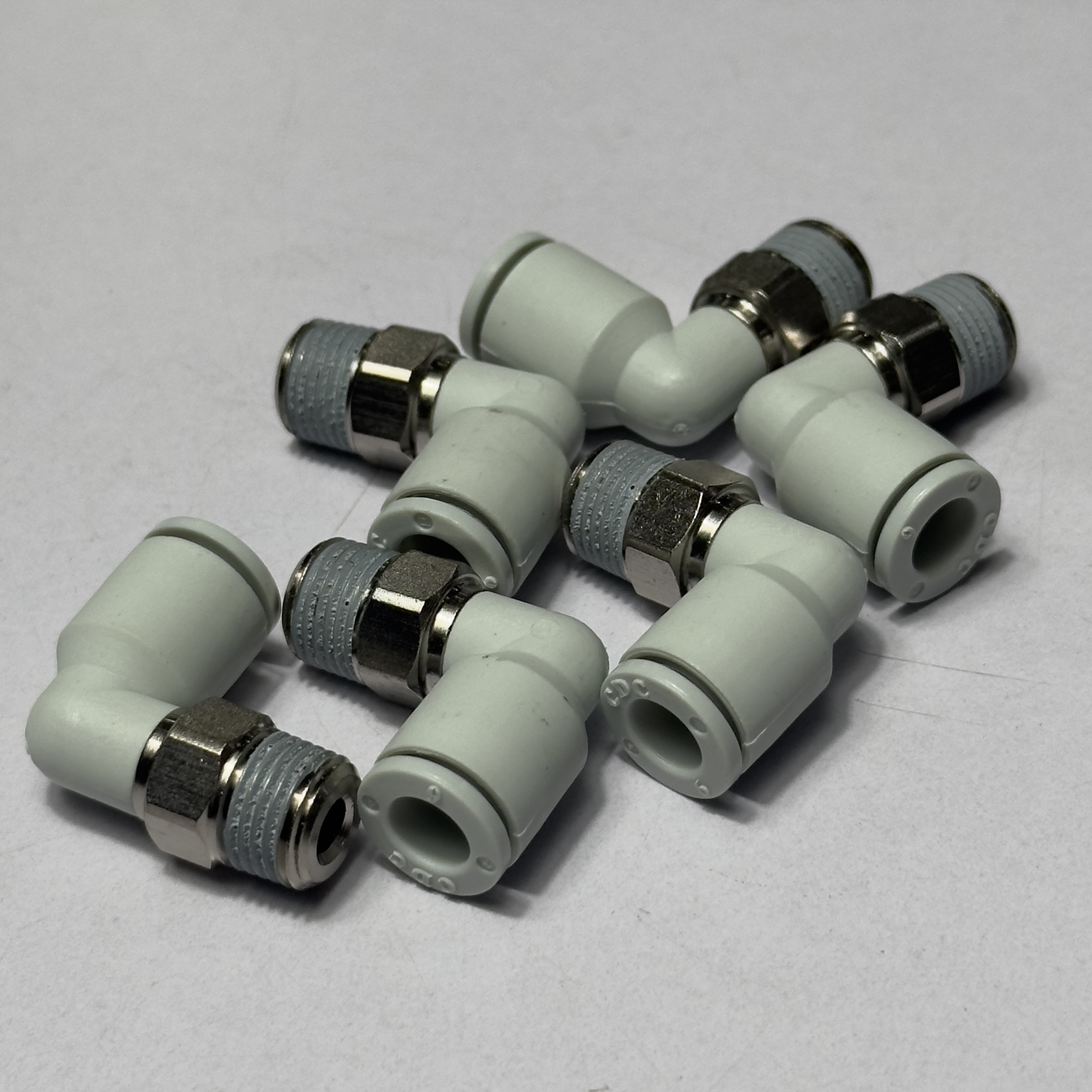 Alternative view of Đầu Nối Nhanh Cong Phi 6 Ren 1/8 CDC MPL 0601N-W Bền Nhất