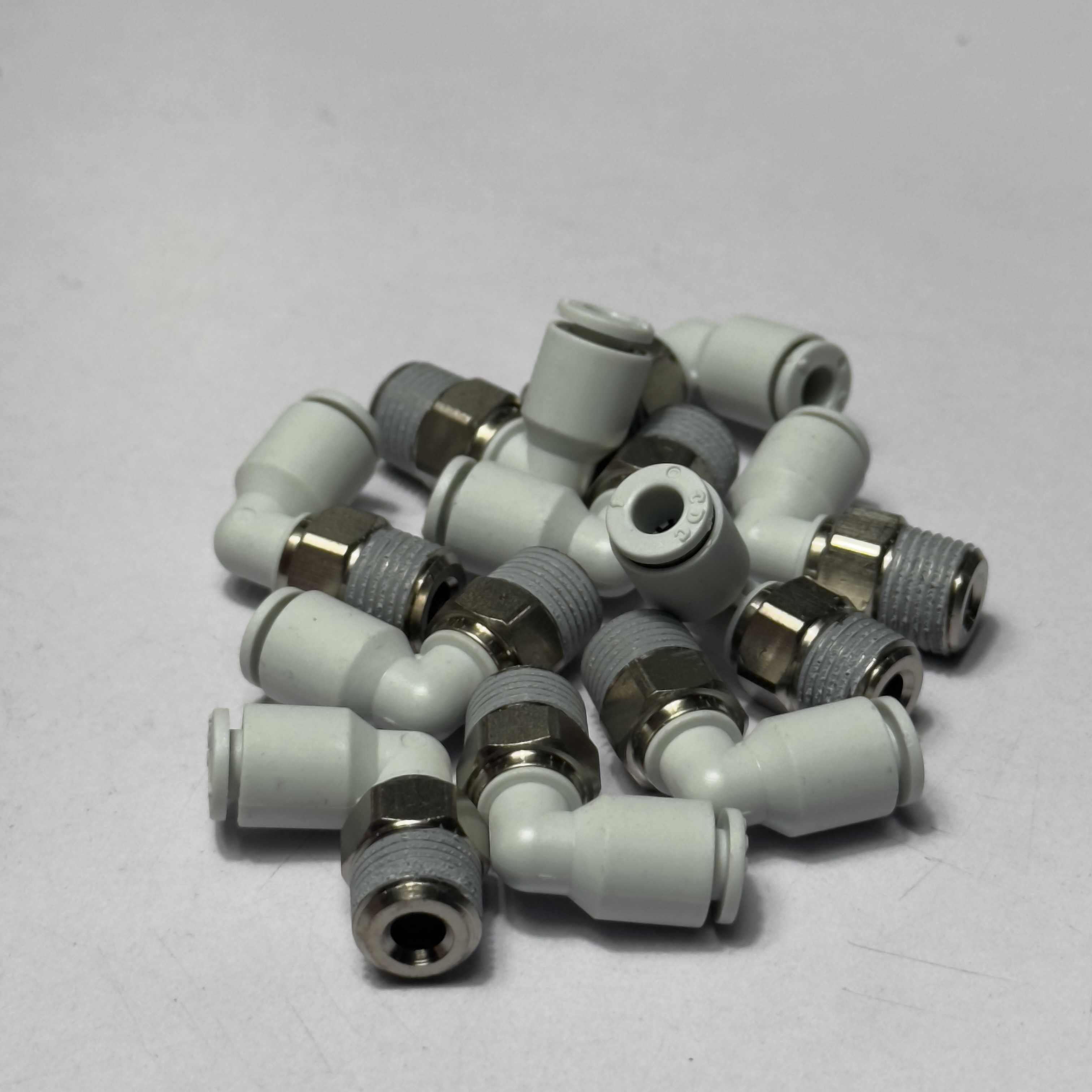 Alternative view of Đầu Nối Nhanh Cong Phi 4 Ren 1/8 CDC MPL 0401N-W Giá Tốt