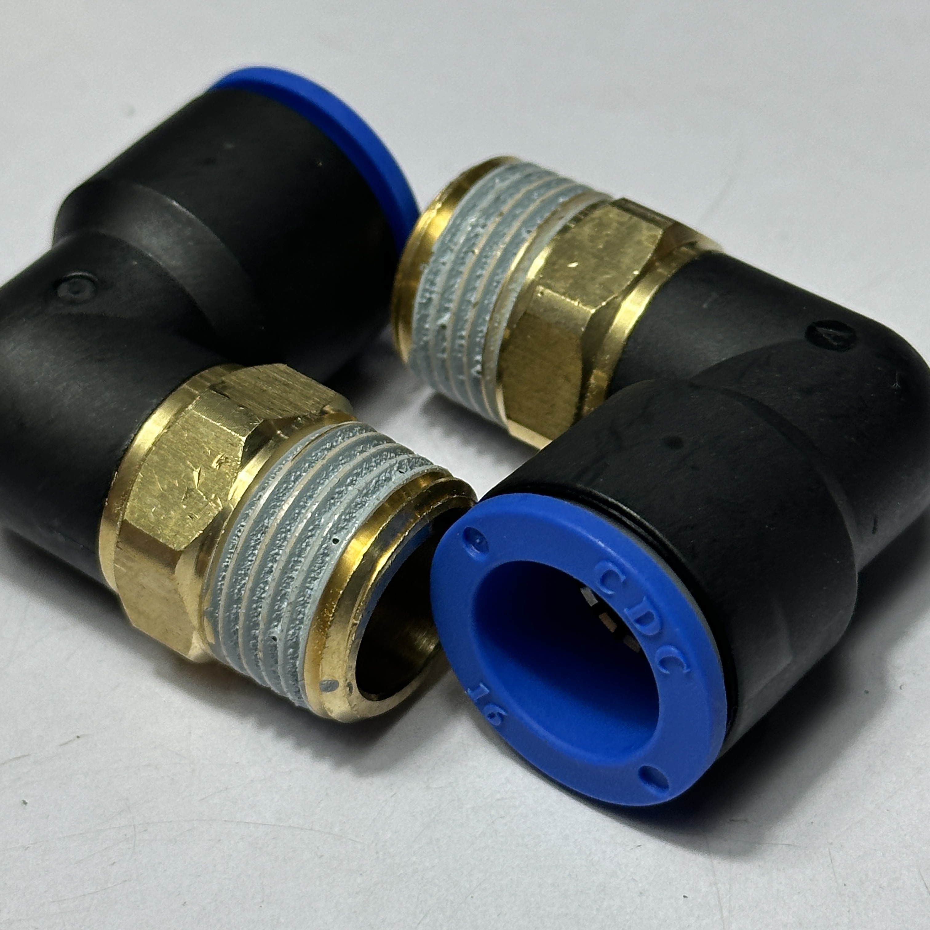 Alternative view of Đầu Nối Nhanh Cong Phi 16 Ren 1/2 CDC MPL 1604 Bền 2025