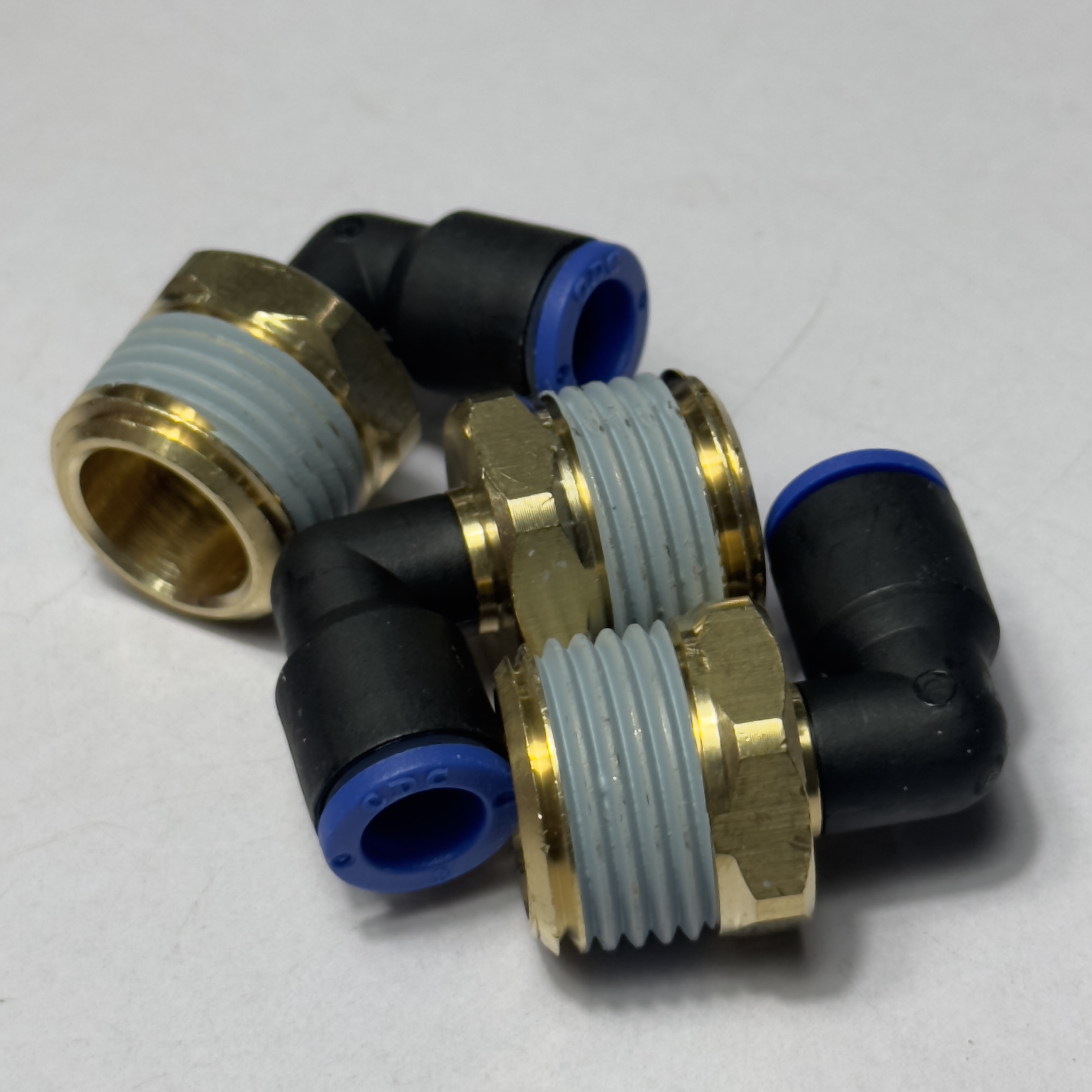 Alternative view of Đầu Nối Nhanh Cong Phi 8 Ren 1/2 CDC MPL 0804 Rẻ Nhất