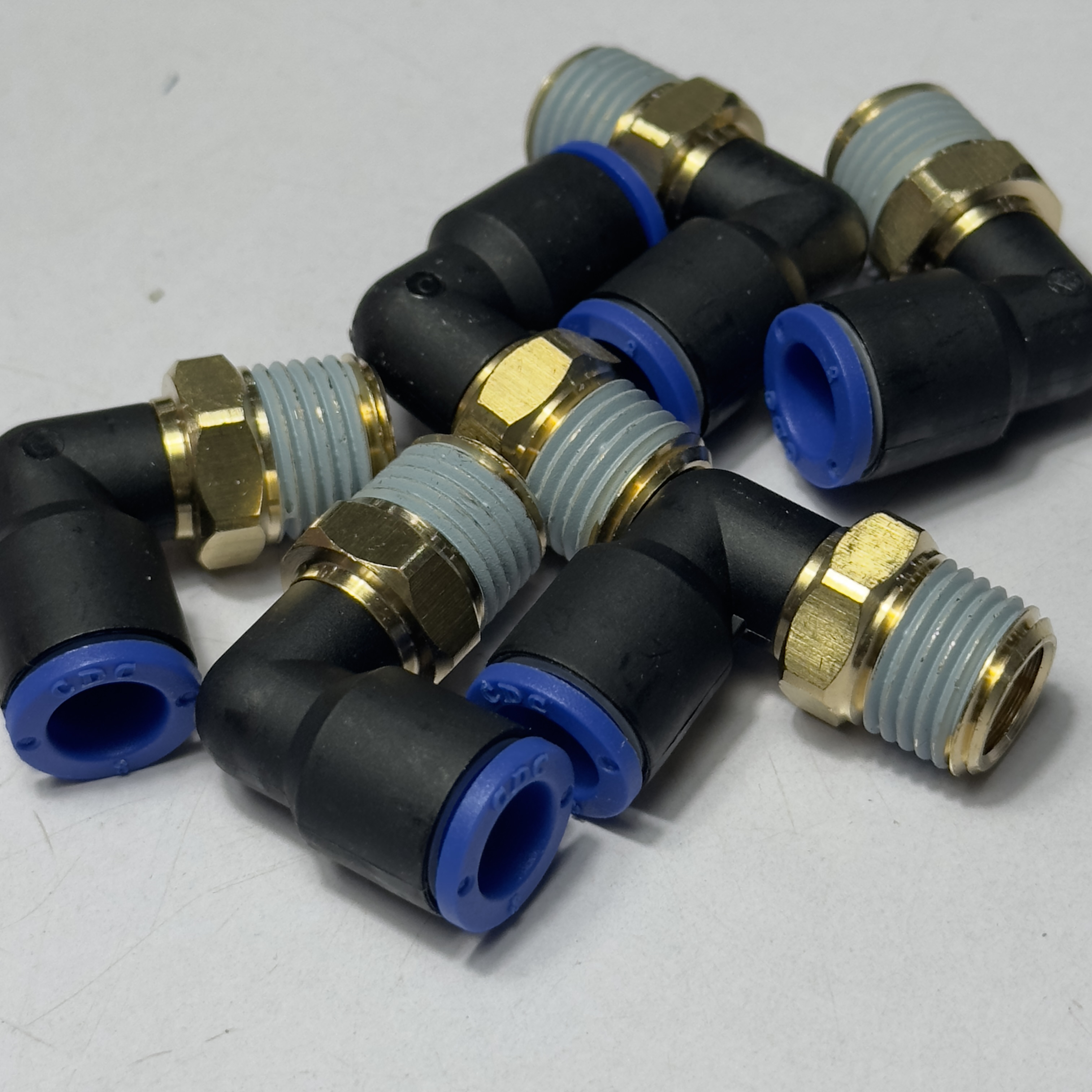 Alternative view of Đầu Nối Nhanh Cong Phi 8 Ren 1/4 CDC MPL 0802 Giá Rẻ