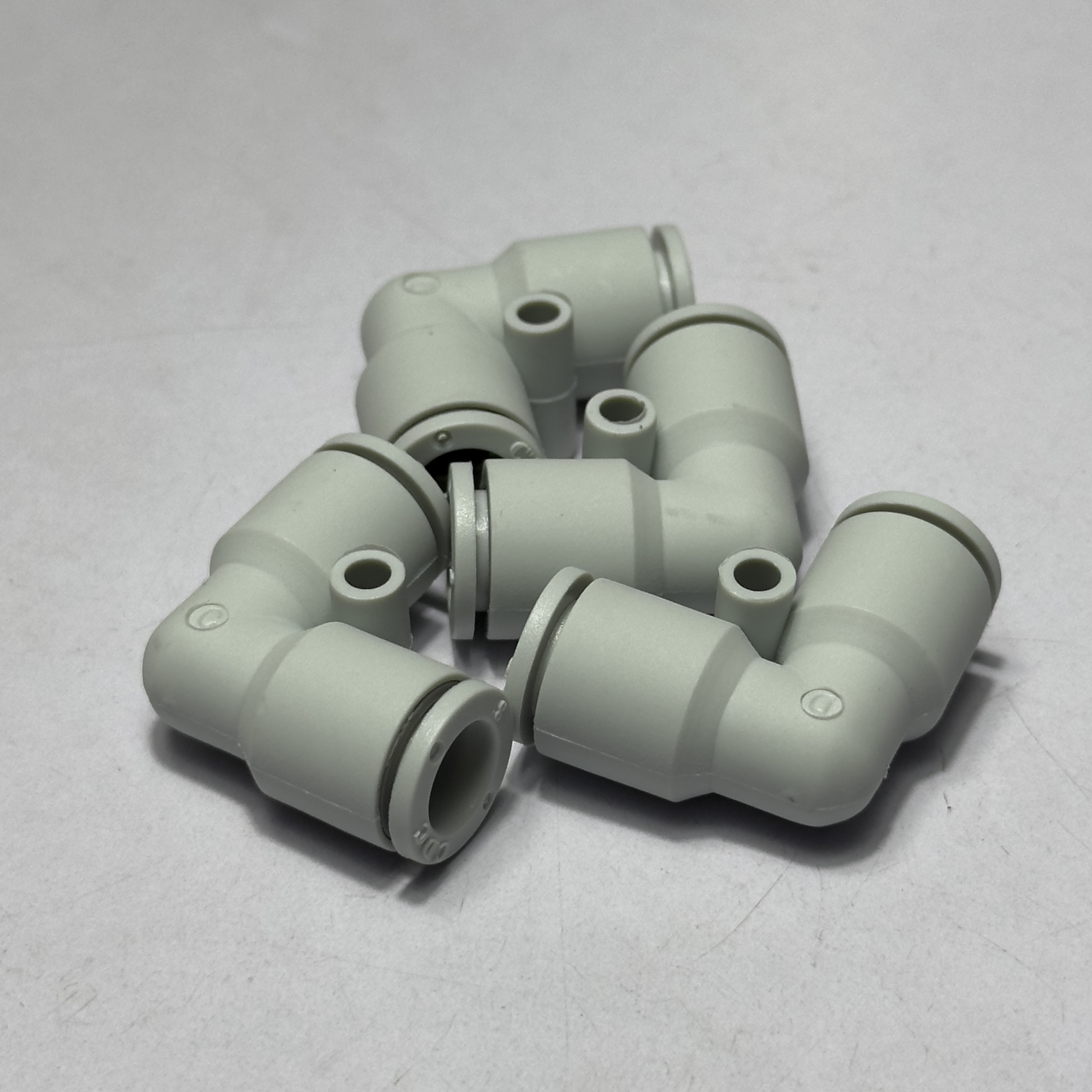 Alternative view of Đầu Nối Nhanh Cong Phi 8 Trắng CDC MPUL 08-W Giá Tốt