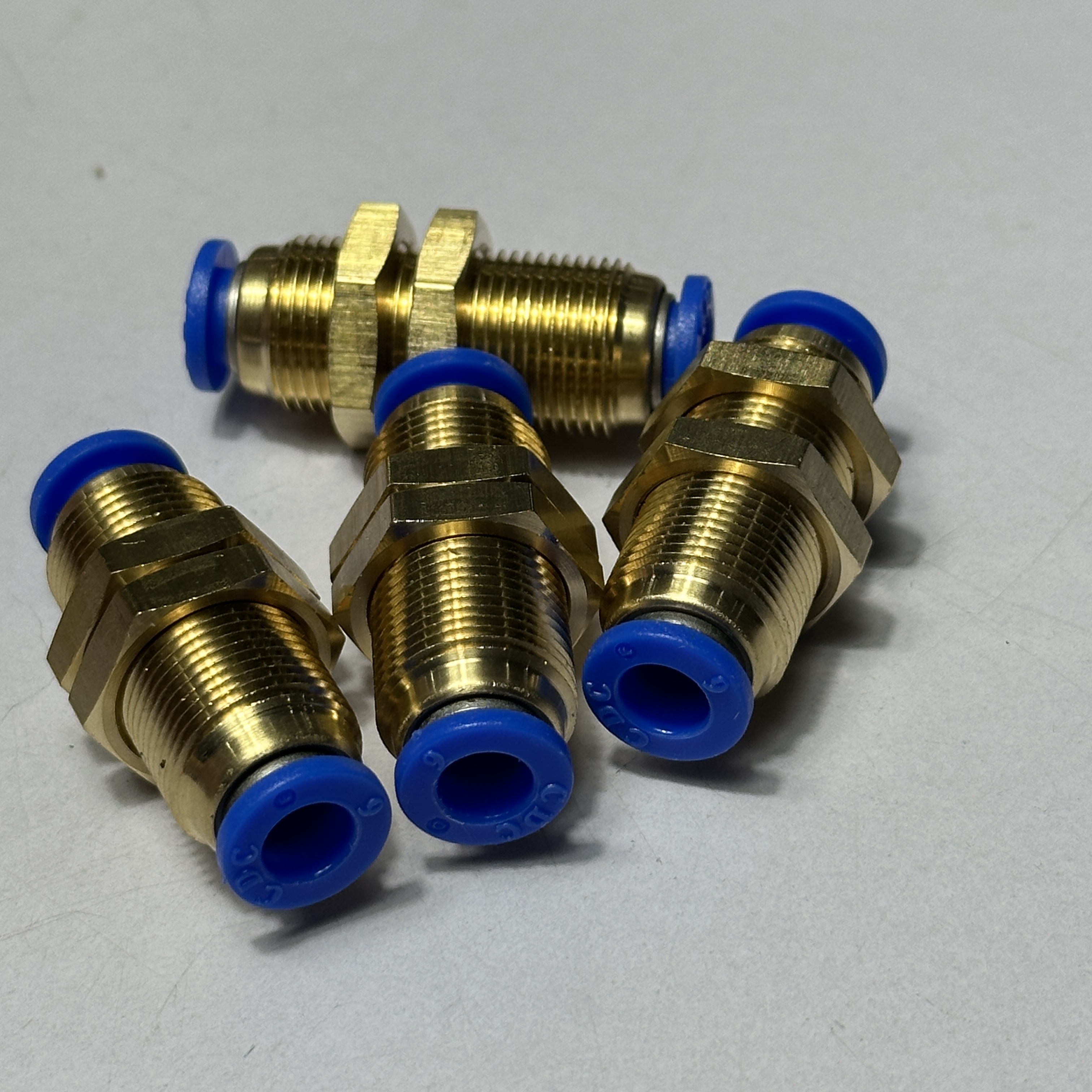 Alternative view of Đầu Nối Nhanh Xuyên Vách Phi 6 CDC PMM 06 Giá Tốt