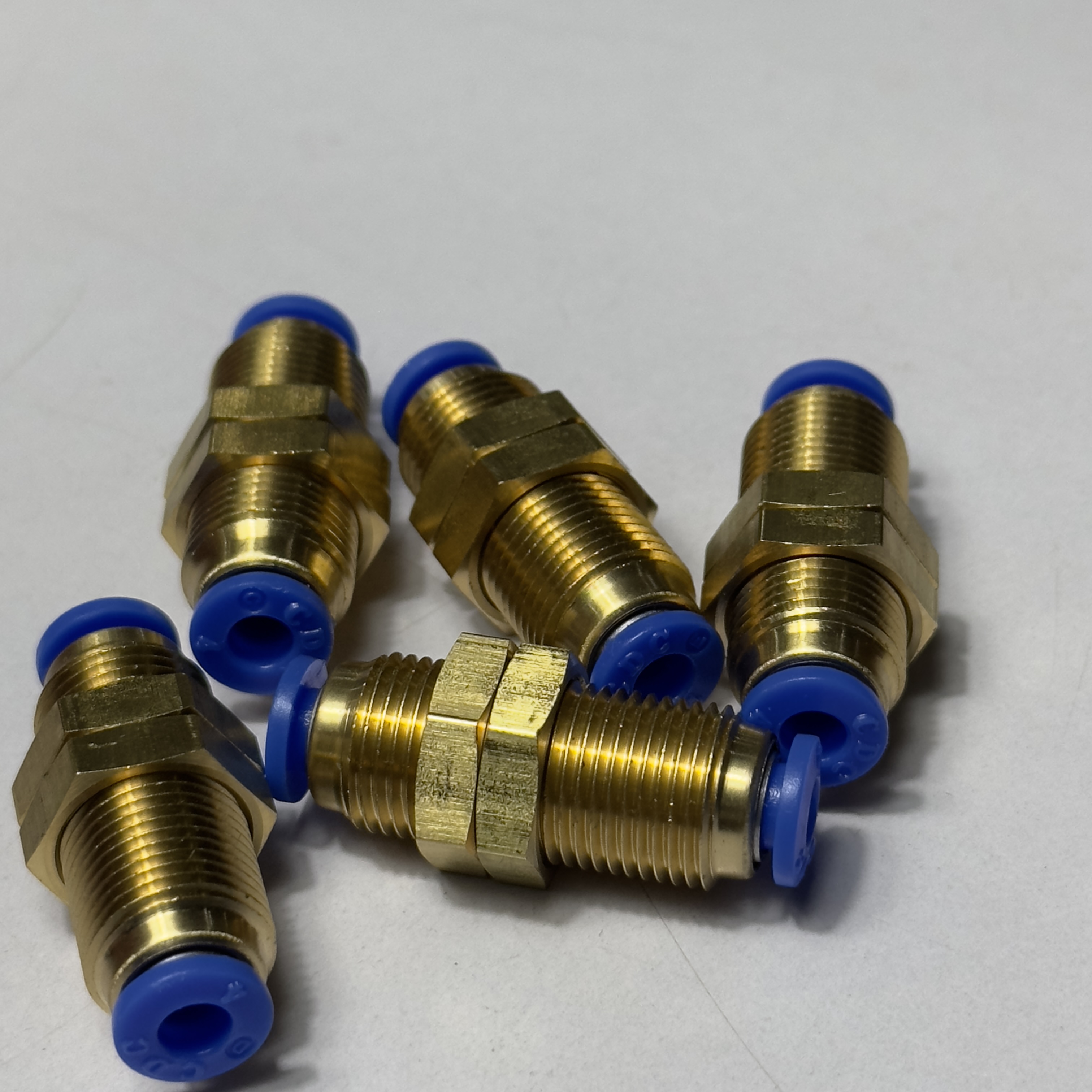 Alternative view of Đầu Nối Nhanh Xuyên Vách Phi 4 CDC PMM 04 Rẻ Nhất