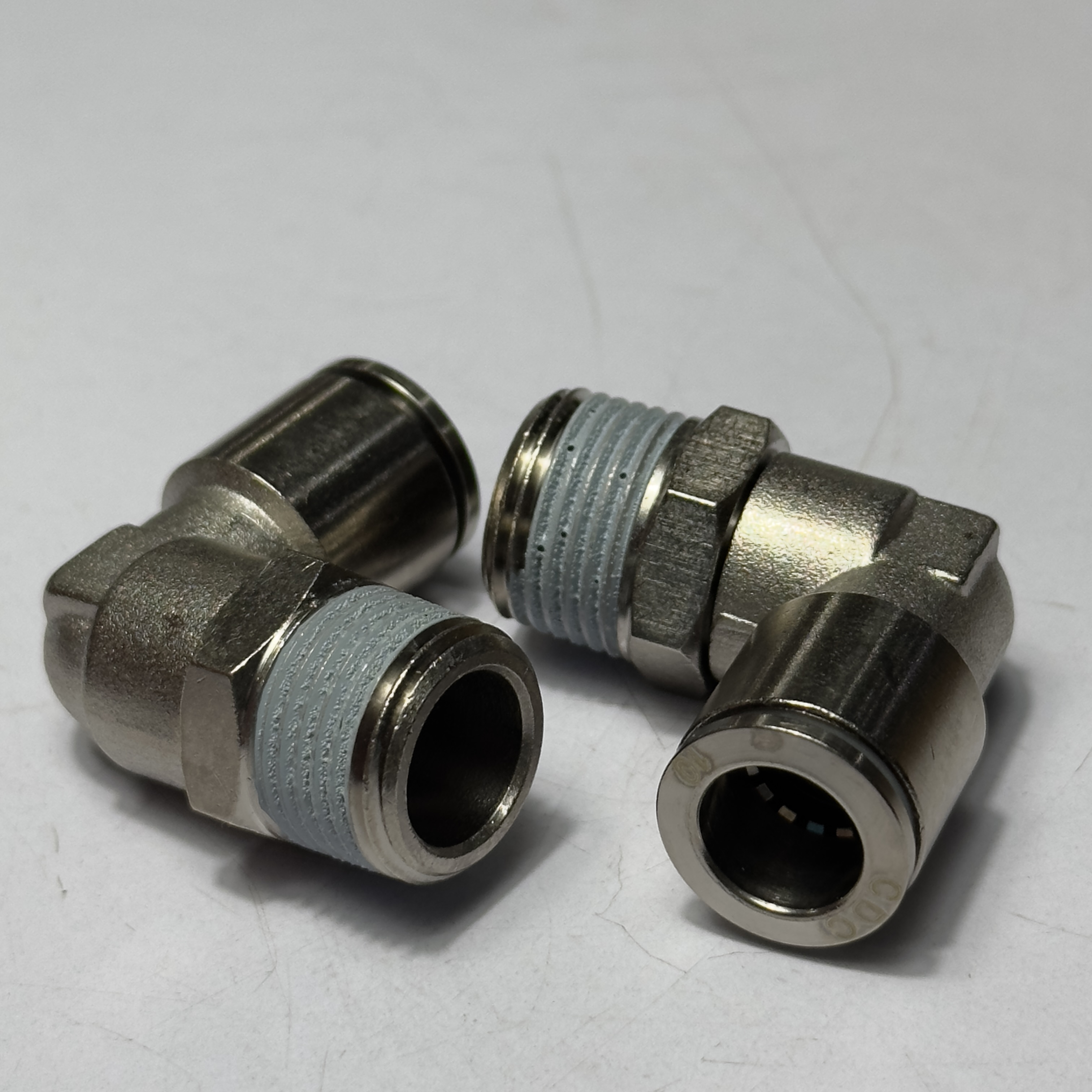 Alternative view of Đầu Nối Nhanh Đồng Cong Phi 10 Ren 1/2 CDC BPL 10R04 Bền