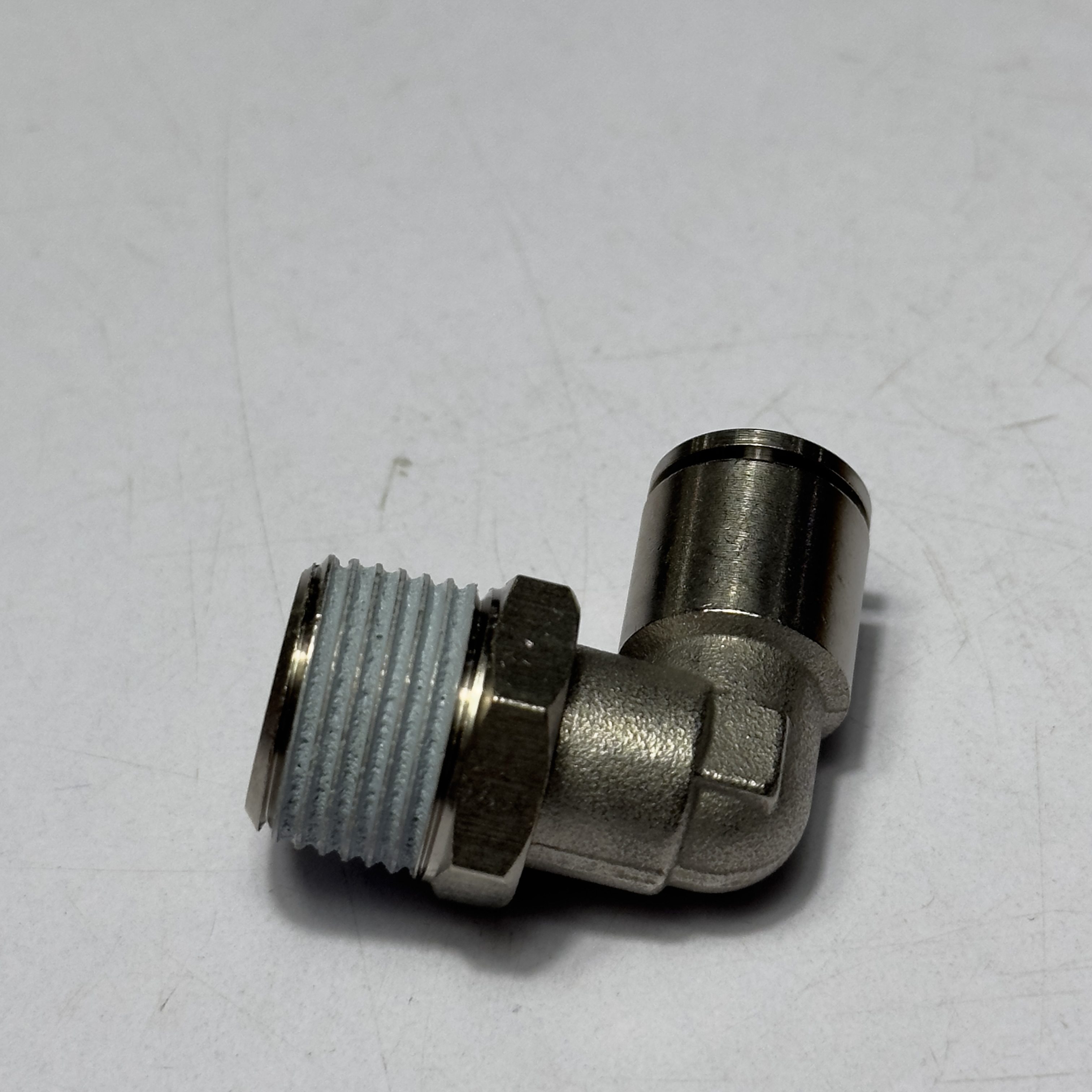 Alternative view of Đầu Nối Nhanh Đồng Cong Phi 8 Ren 3/8 CDC BPL 08R03 Bền