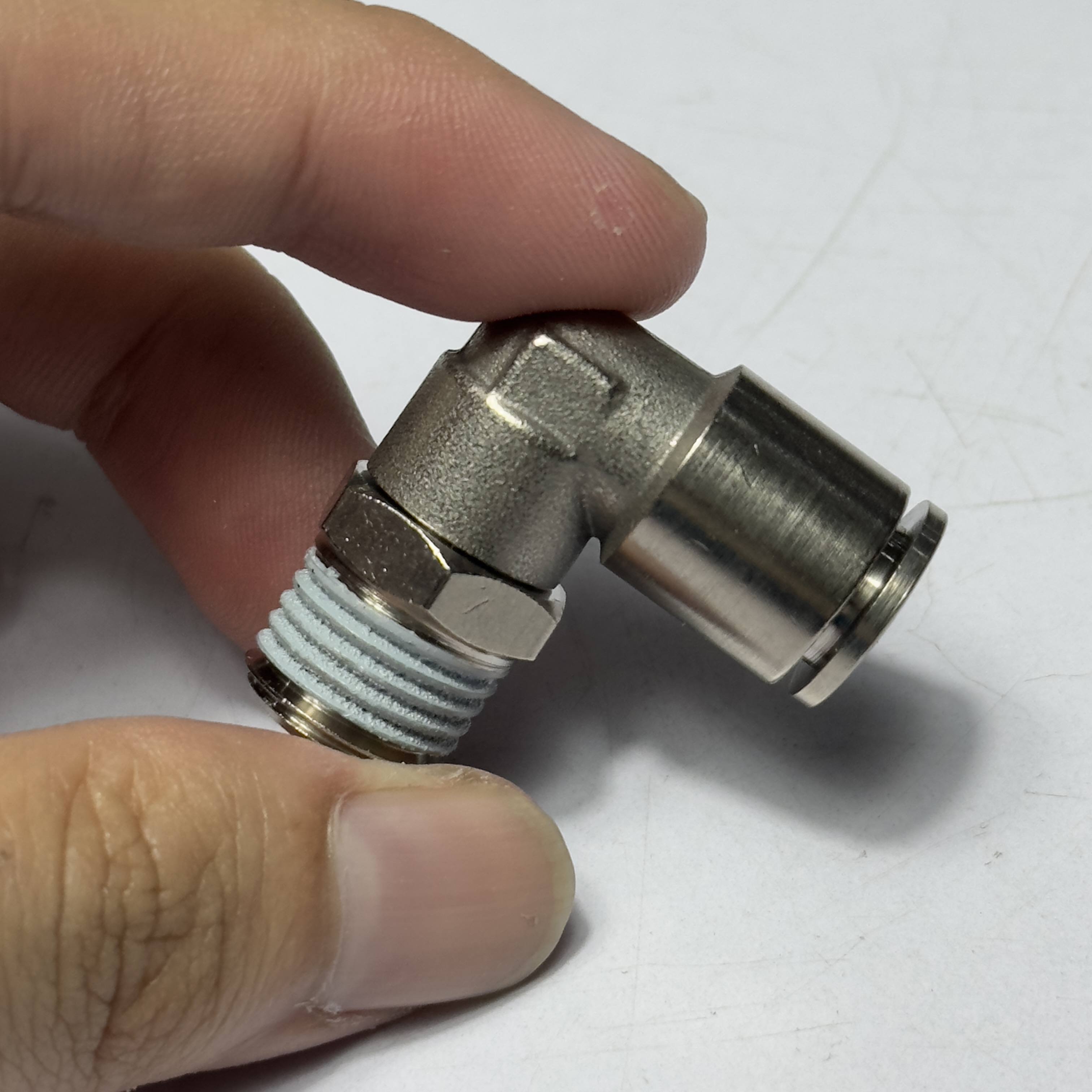 Alternative view of Đầu Nối Nhanh Đồng Cong Phi 8 Ren 1/4 CDC BPL 08R02 Rẻ Nhất