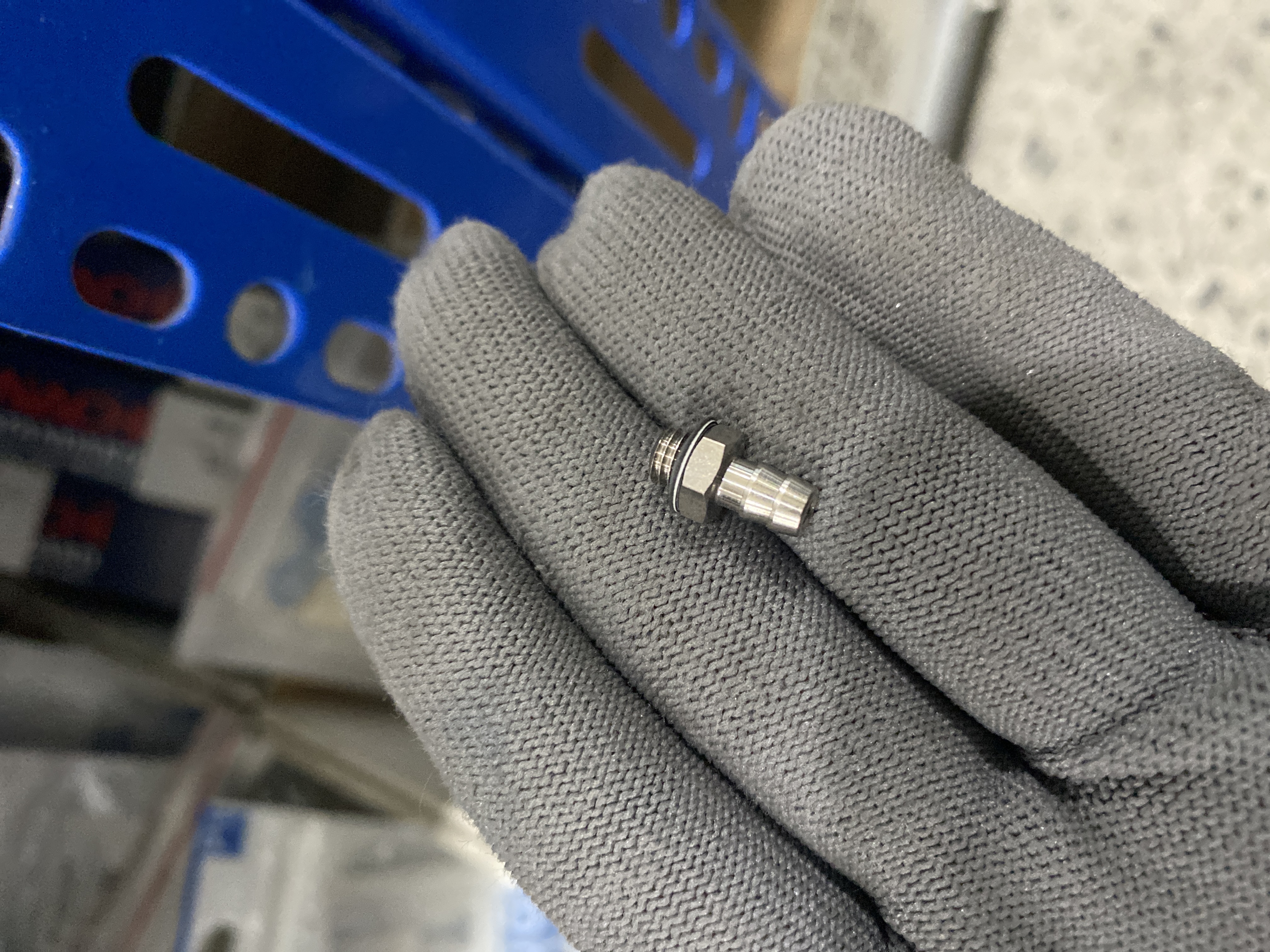 Alternative view of Đầu Nối Nhanh Khí Nén Mini ID 4mm Ren Ngoài M5 Pisco LC-0640-M5