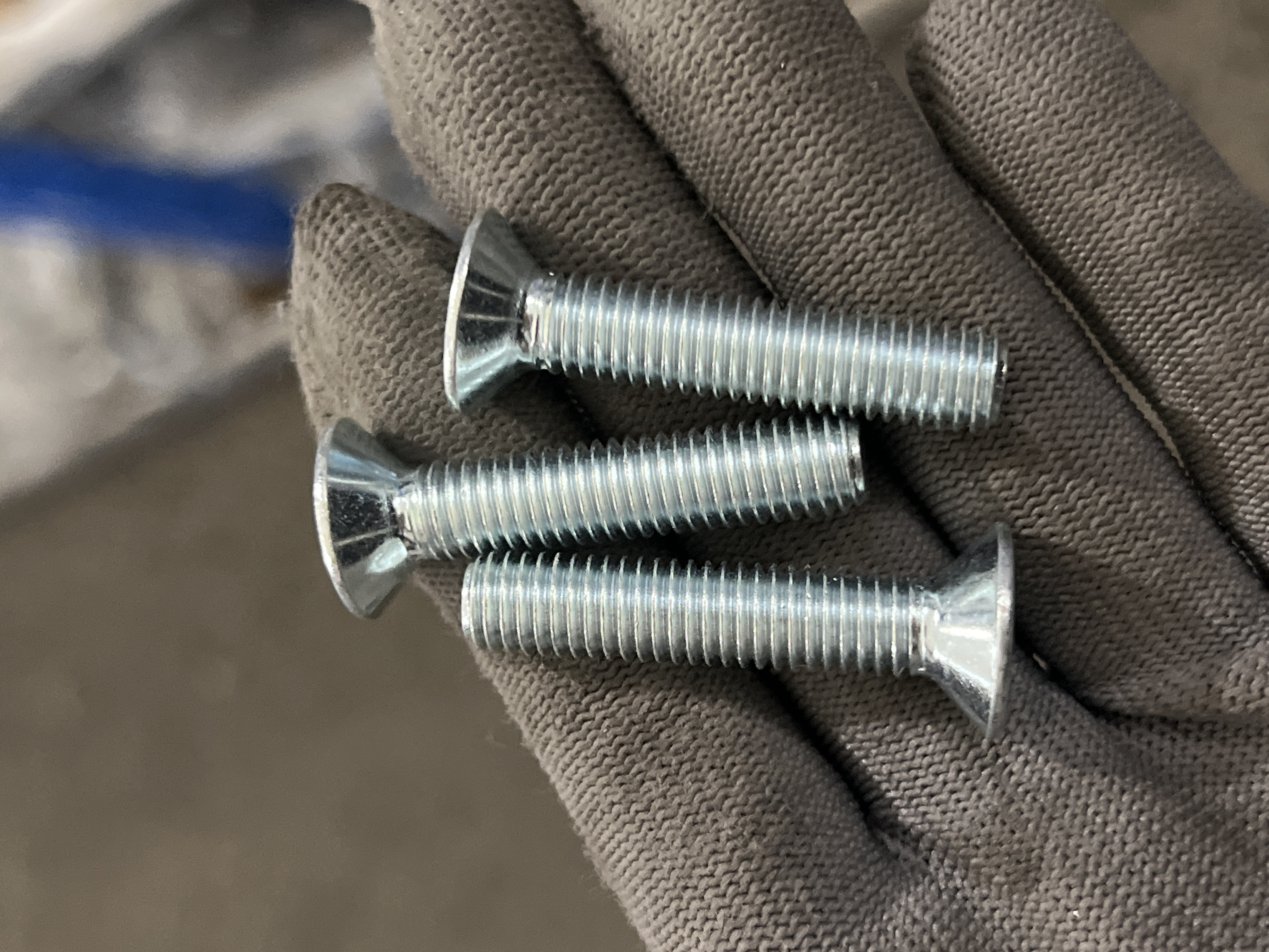 Alternative view of Lục Giác Chìm Col Thép Mạ Kẽm Trắng Cr3+ 10.9 DIN7991 M8x40 (25Cái/Bịch)