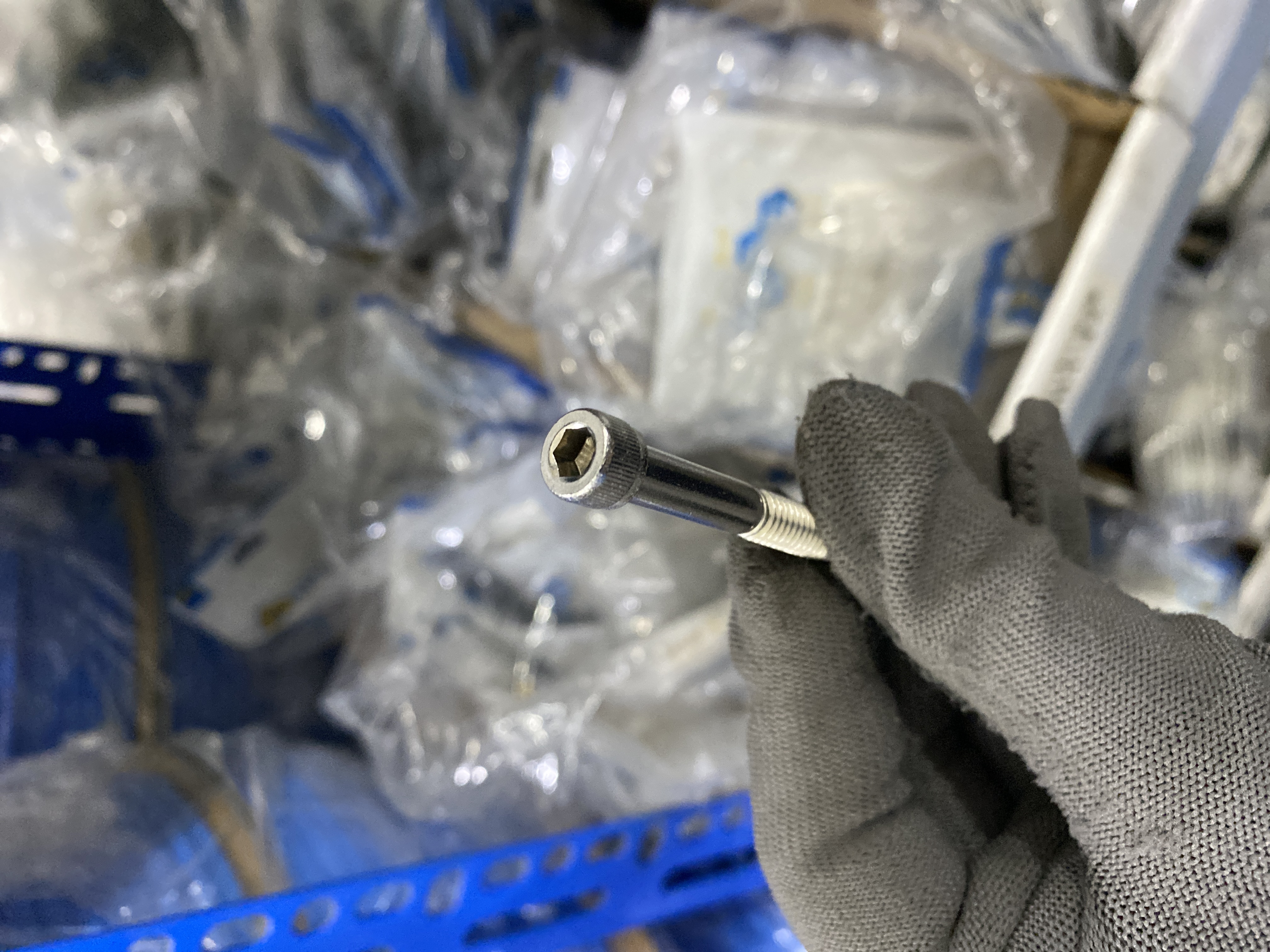 Alternative view of Lục Giác Chìm Đầu Trụ Inox 304 UNC 1/4-20 x 2 Ren Lửng (5Cái/Bịch)