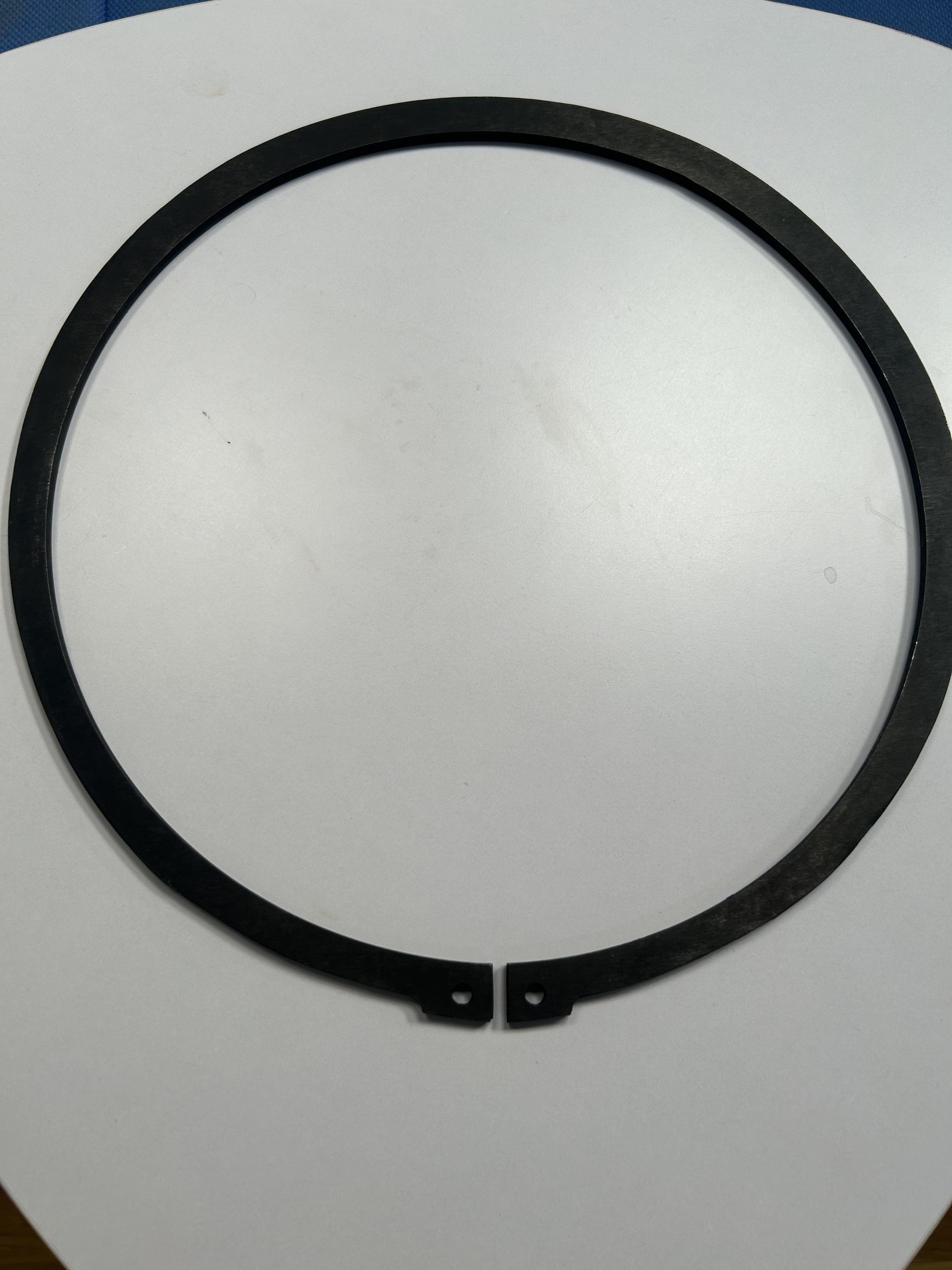 Alternative view of Phe Gài Trục Thép 65Mn DIN471 D400x6.0