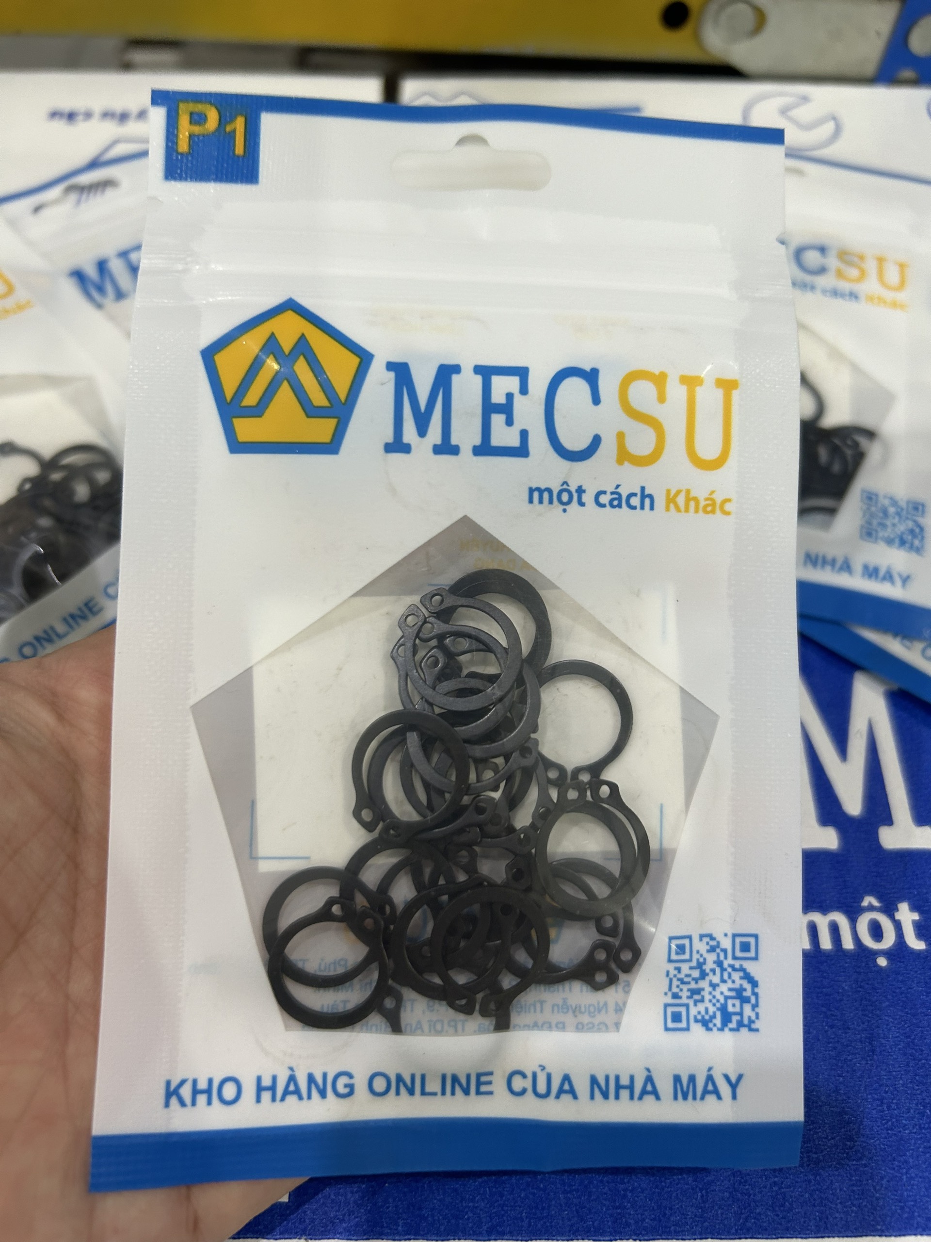 Alternative view of Phe Gài Trục Thép 65Mn DIN471 D38x1.75 (10Cái/Bịch)