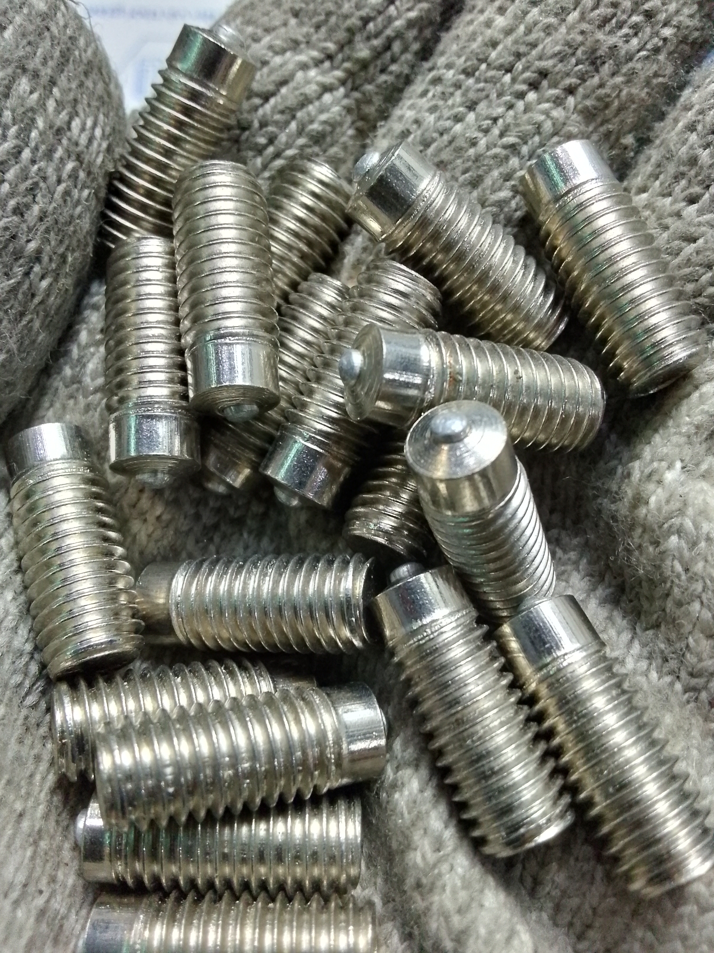 Bulong Hàn Thép Mạ Niken RD Có Đầu Nhôm M8x20