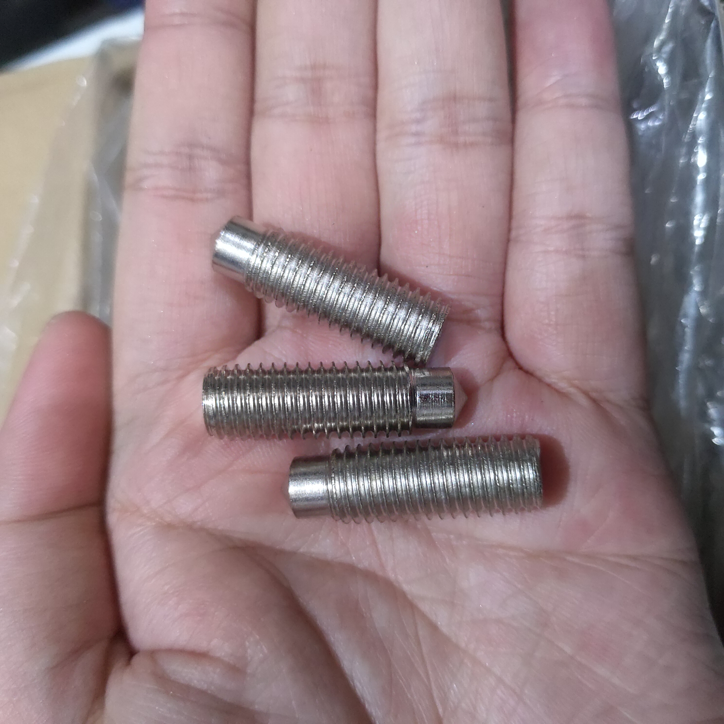 Bulong Hàn Thép Mạ Niken RD Không Đầu Nhôm M8x15