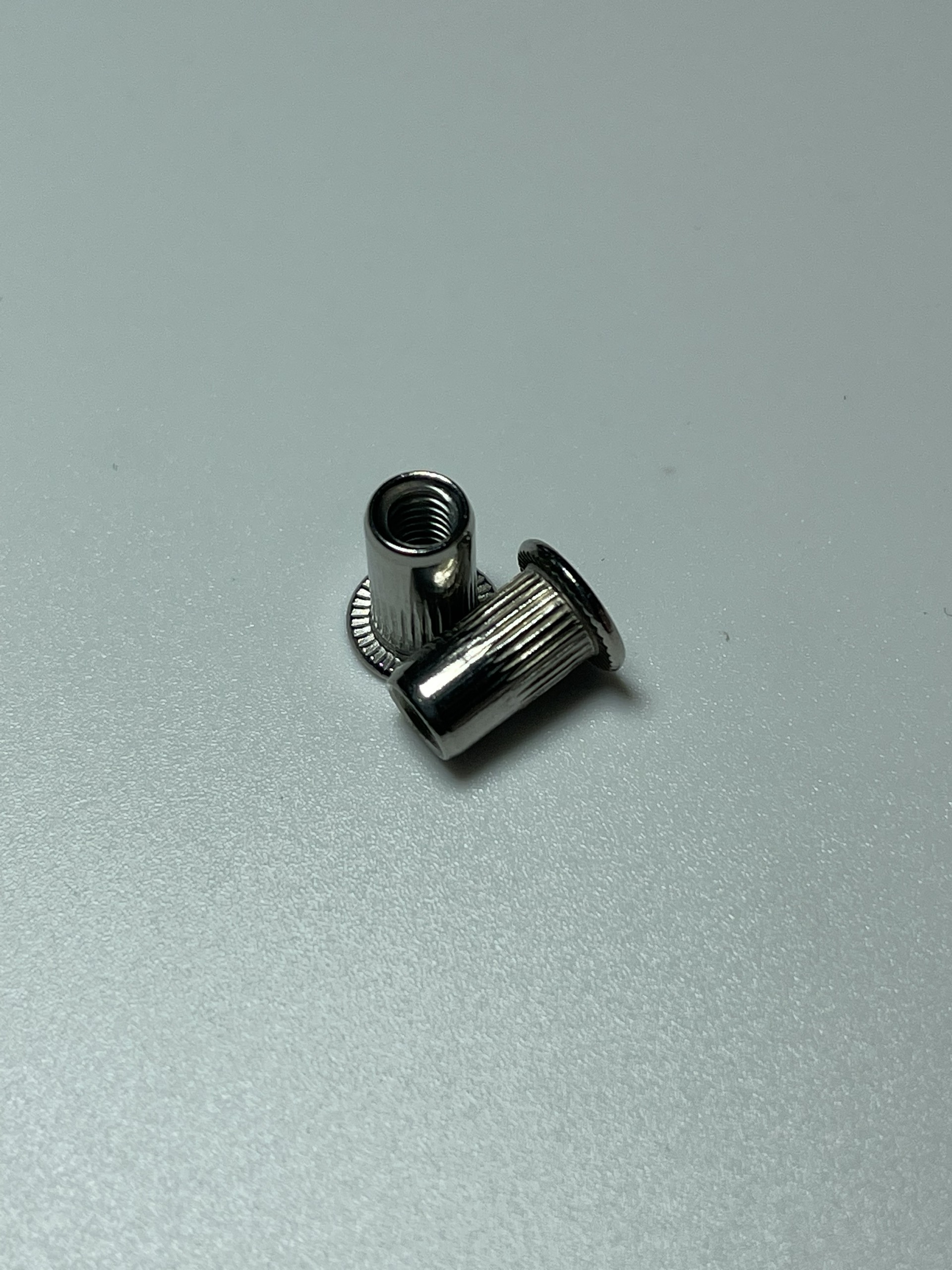 Alternative view of Tán Rút (Nutsert) Inox 304 M10 (10Cái/Bịch)